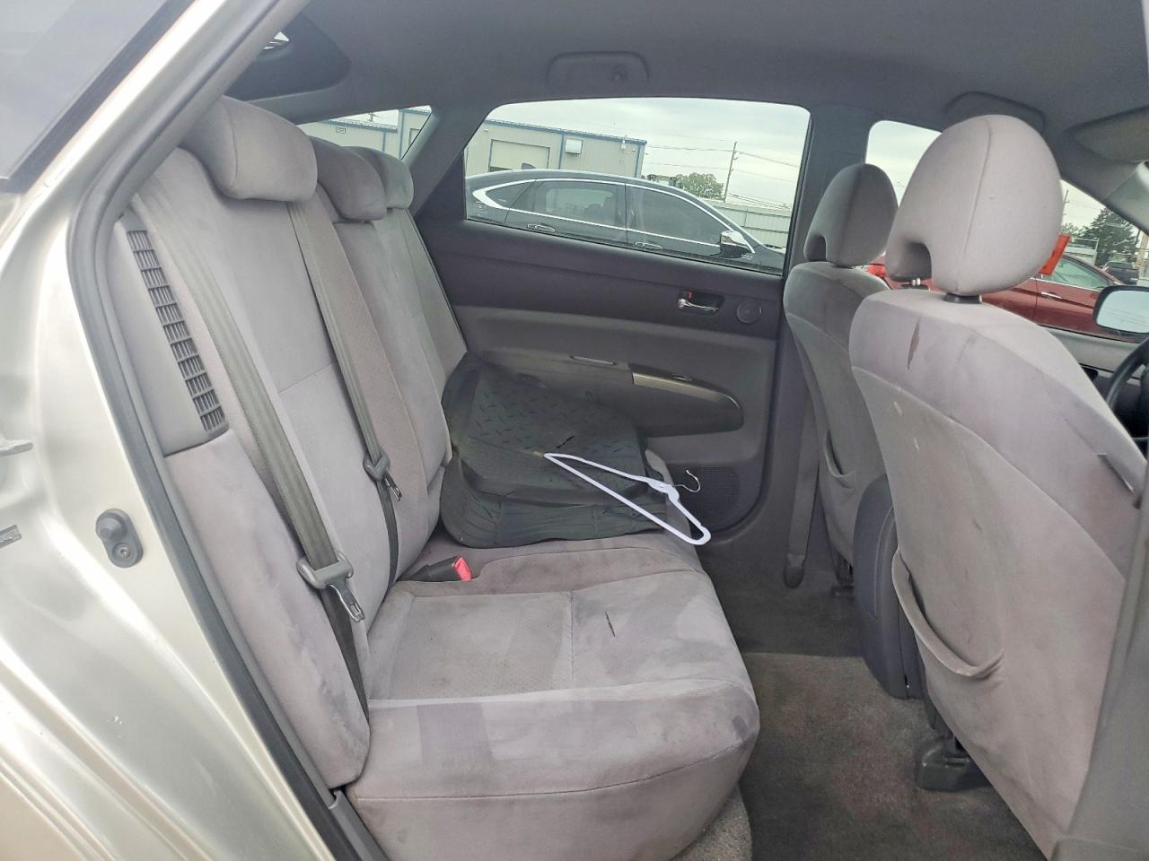 2004 Toyota Prius Base Silver vin: JTDKB20U240010780