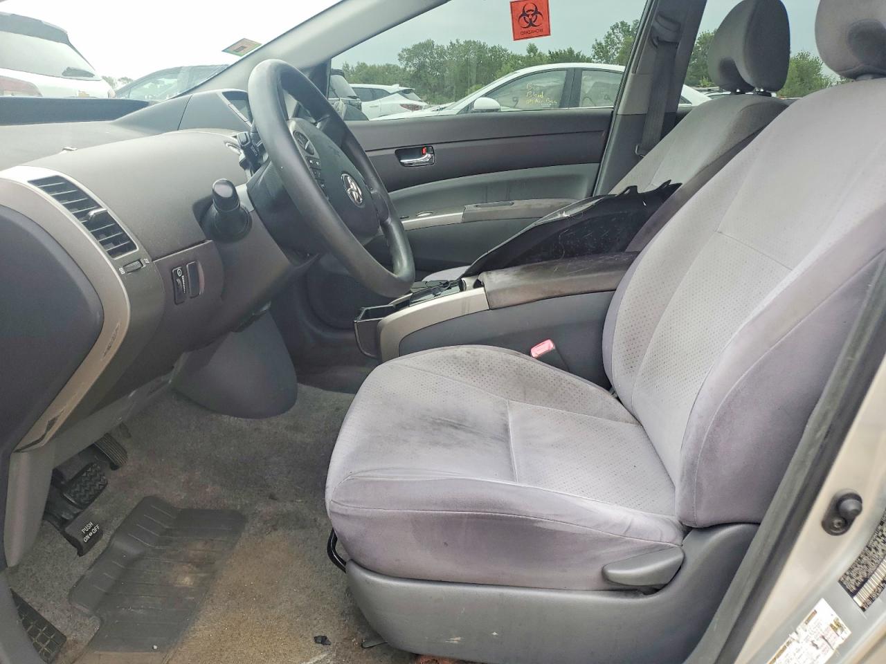 2004 Toyota Prius Base Silver vin: JTDKB20U240010780