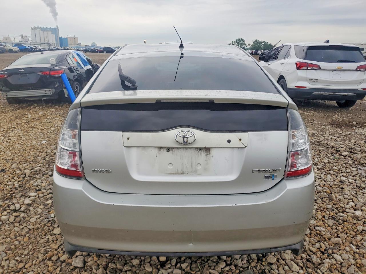 2004 Toyota Prius Base Silver vin: JTDKB20U240010780