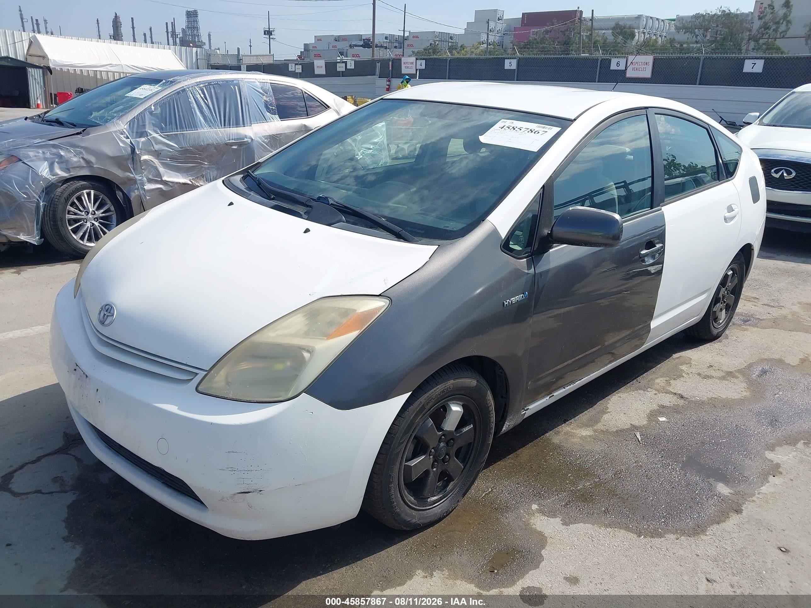 2004 Toyota Prius   White vin: JTDKB20U240032732