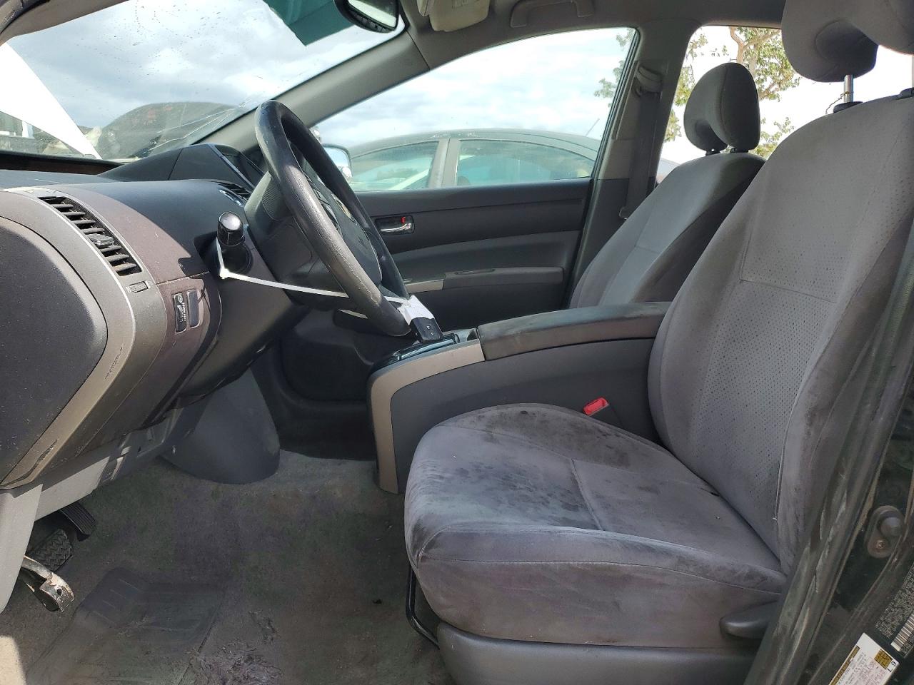 2004 Toyota Prius Base White vin: JTDKB20U240038787