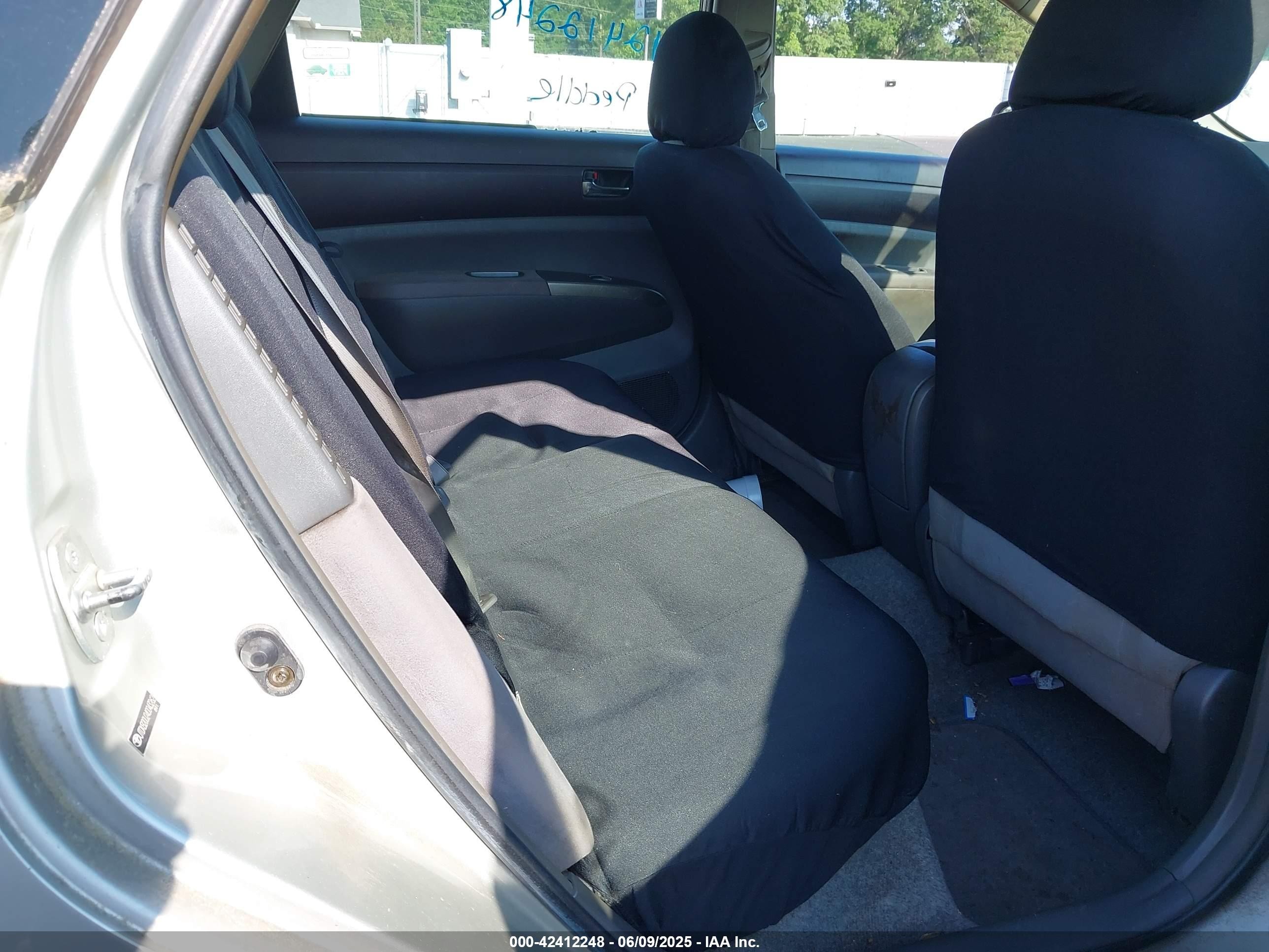 2004 Toyota Prius   Silver vin: JTDKB20U240043262