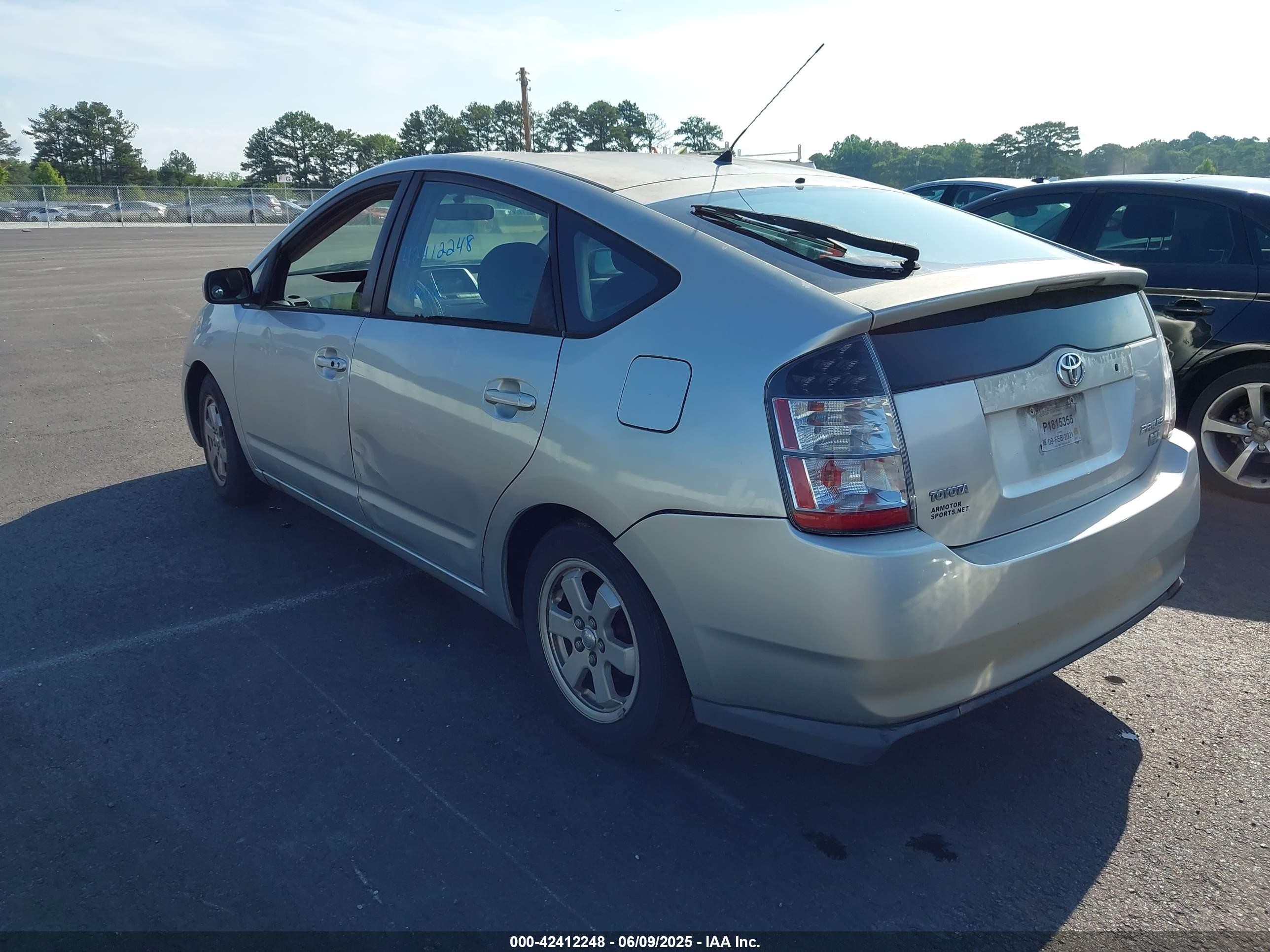2004 Toyota Prius   Silver vin: JTDKB20U240043262