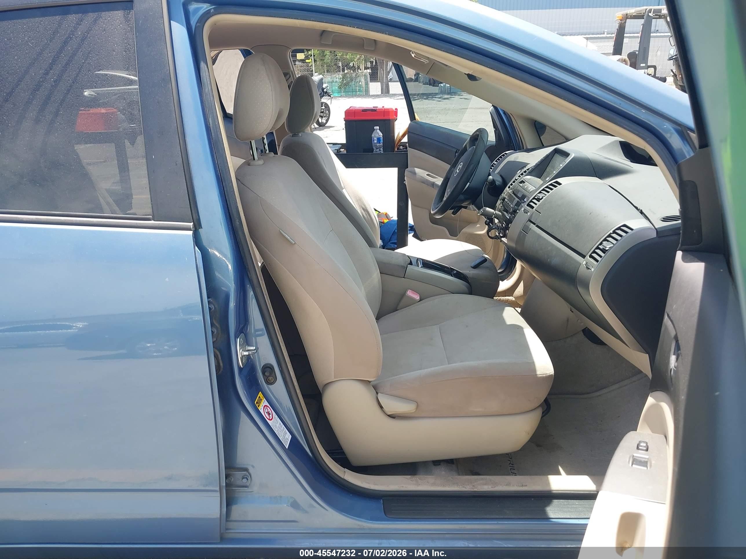 2004 Toyota Prius   Blue vin: JTDKB20U240060692