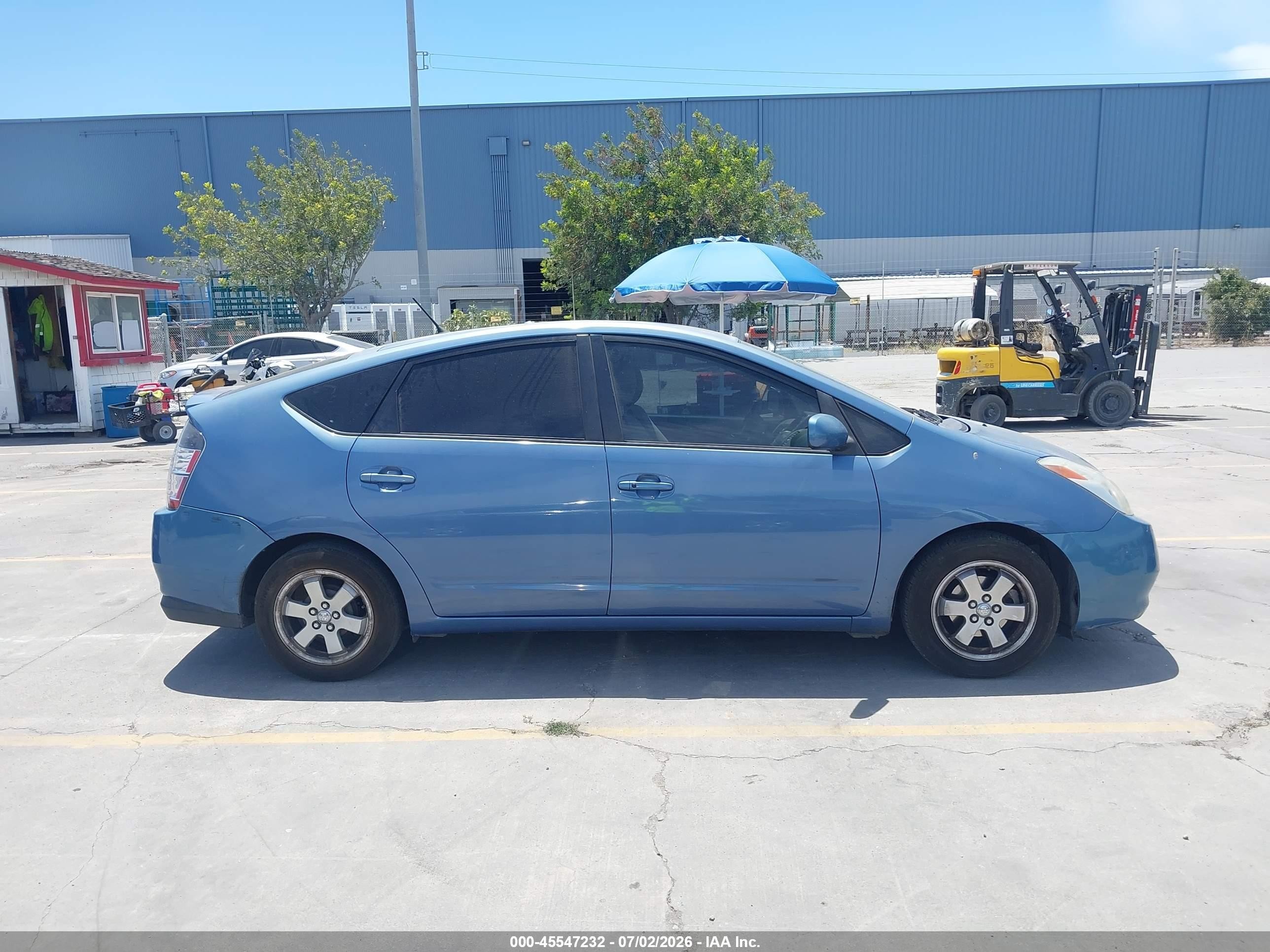 2004 Toyota Prius   Blue vin: JTDKB20U240060692