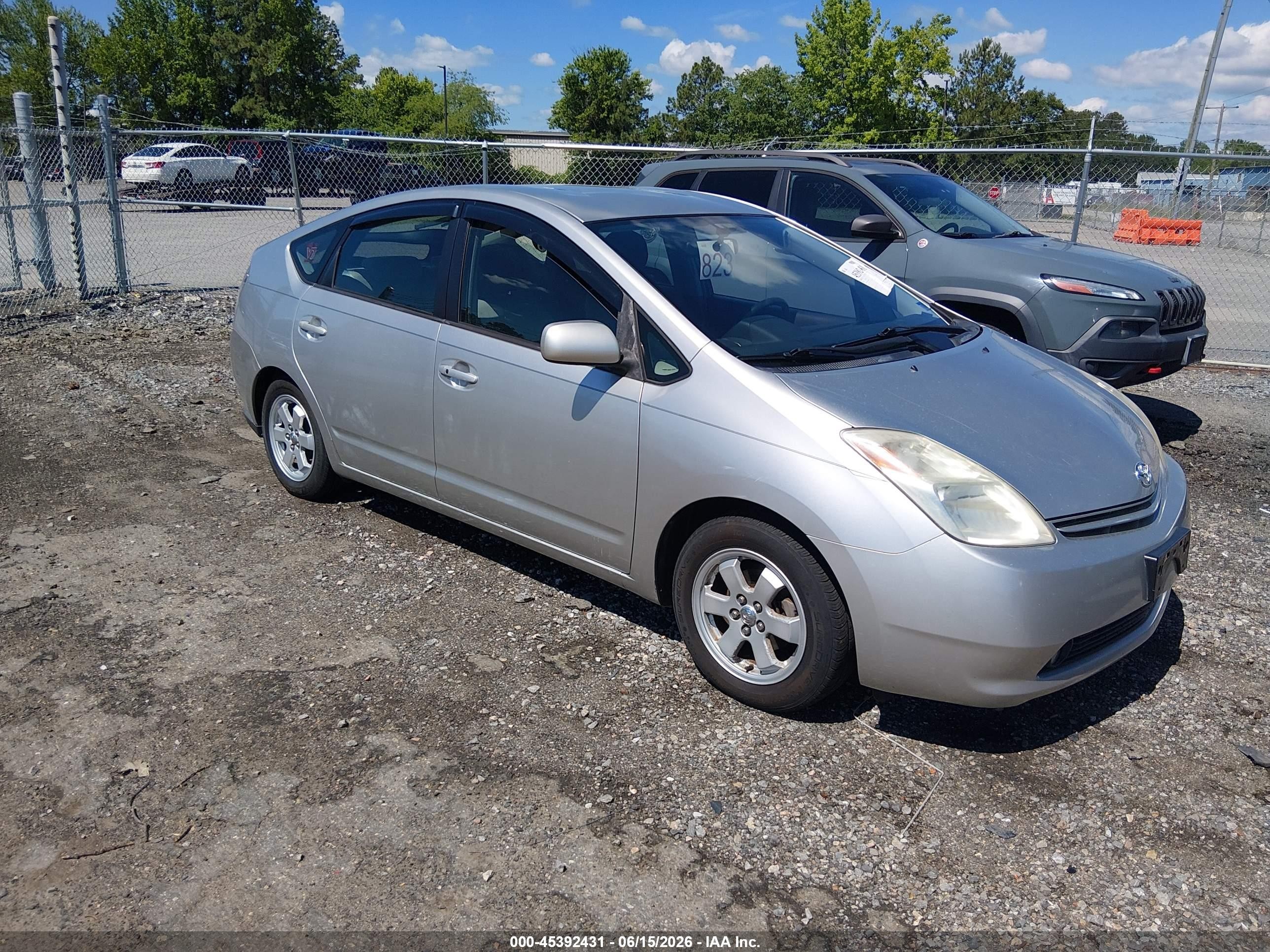 2004 Toyota Prius   Silver vin: JTDKB20U240080103