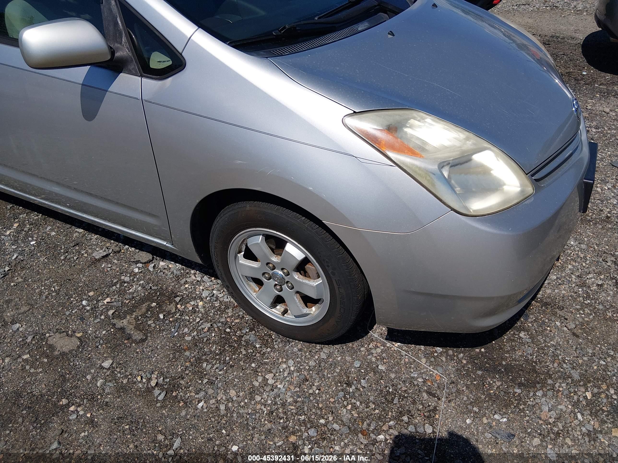 2004 Toyota Prius   Silver vin: JTDKB20U240080103