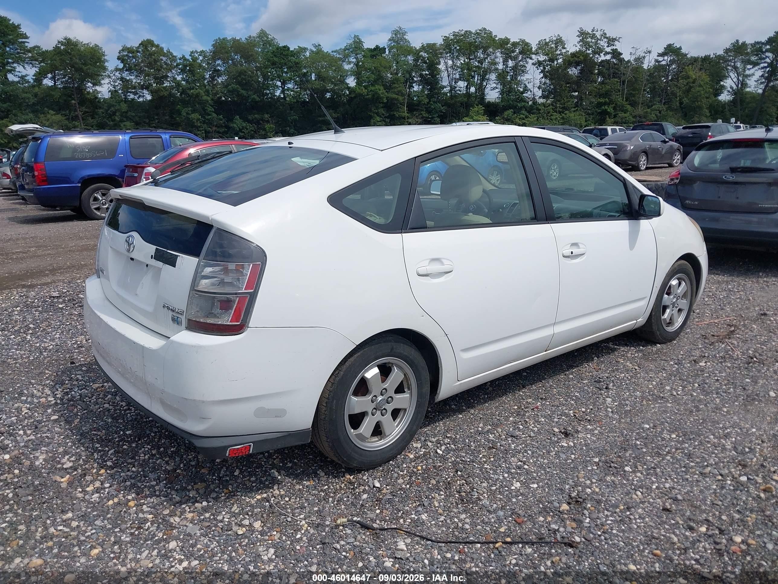 2005 Toyota Prius   Белый vin: JTDKB20U253017244