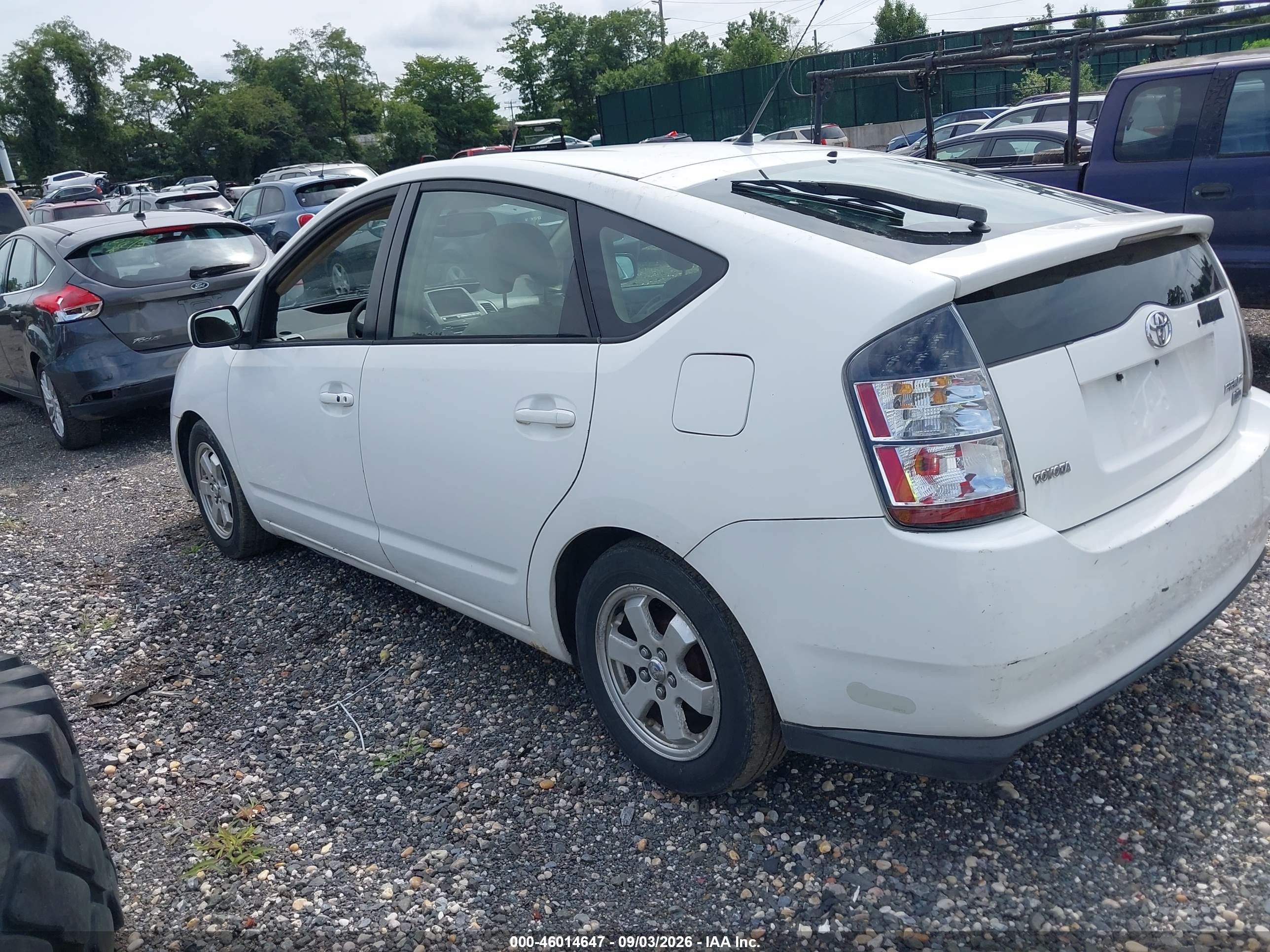 2005 Toyota Prius   Белый vin: JTDKB20U253017244