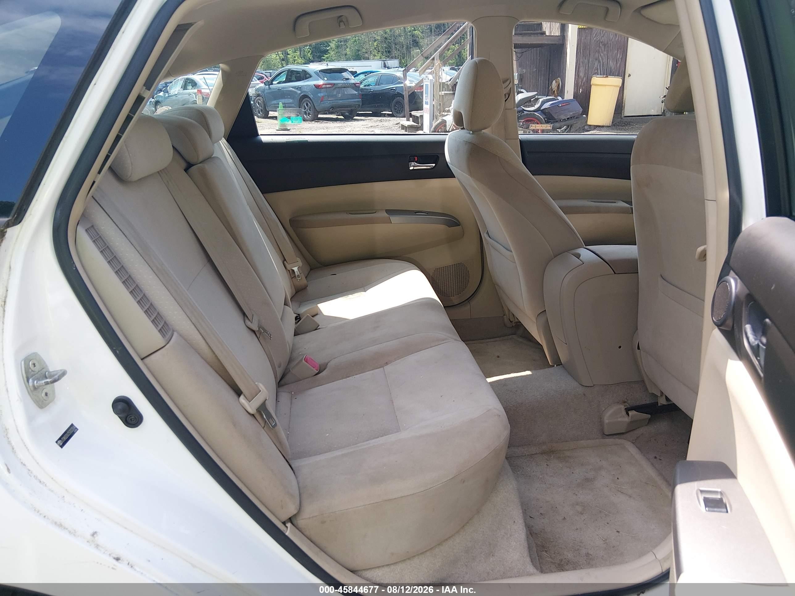 2005 Toyota Prius   White vin: JTDKB20U253023044