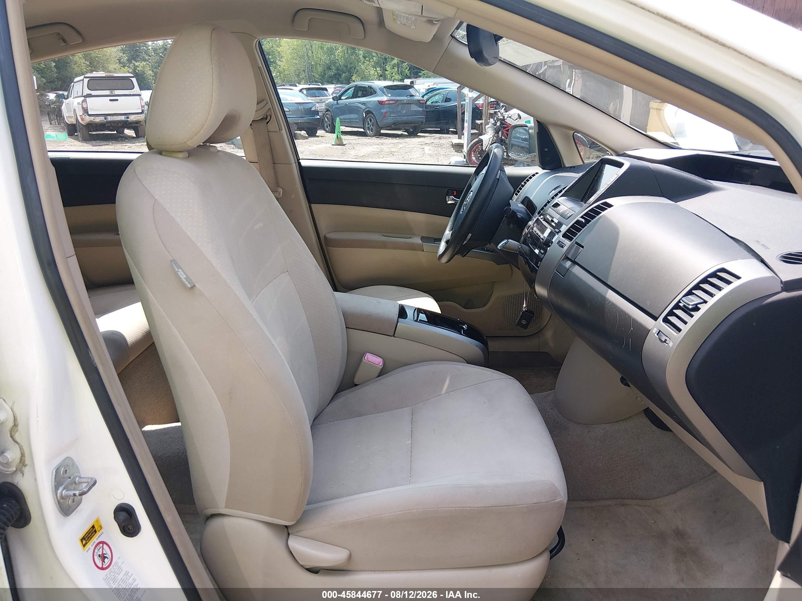 2005 Toyota Prius   White vin: JTDKB20U253023044