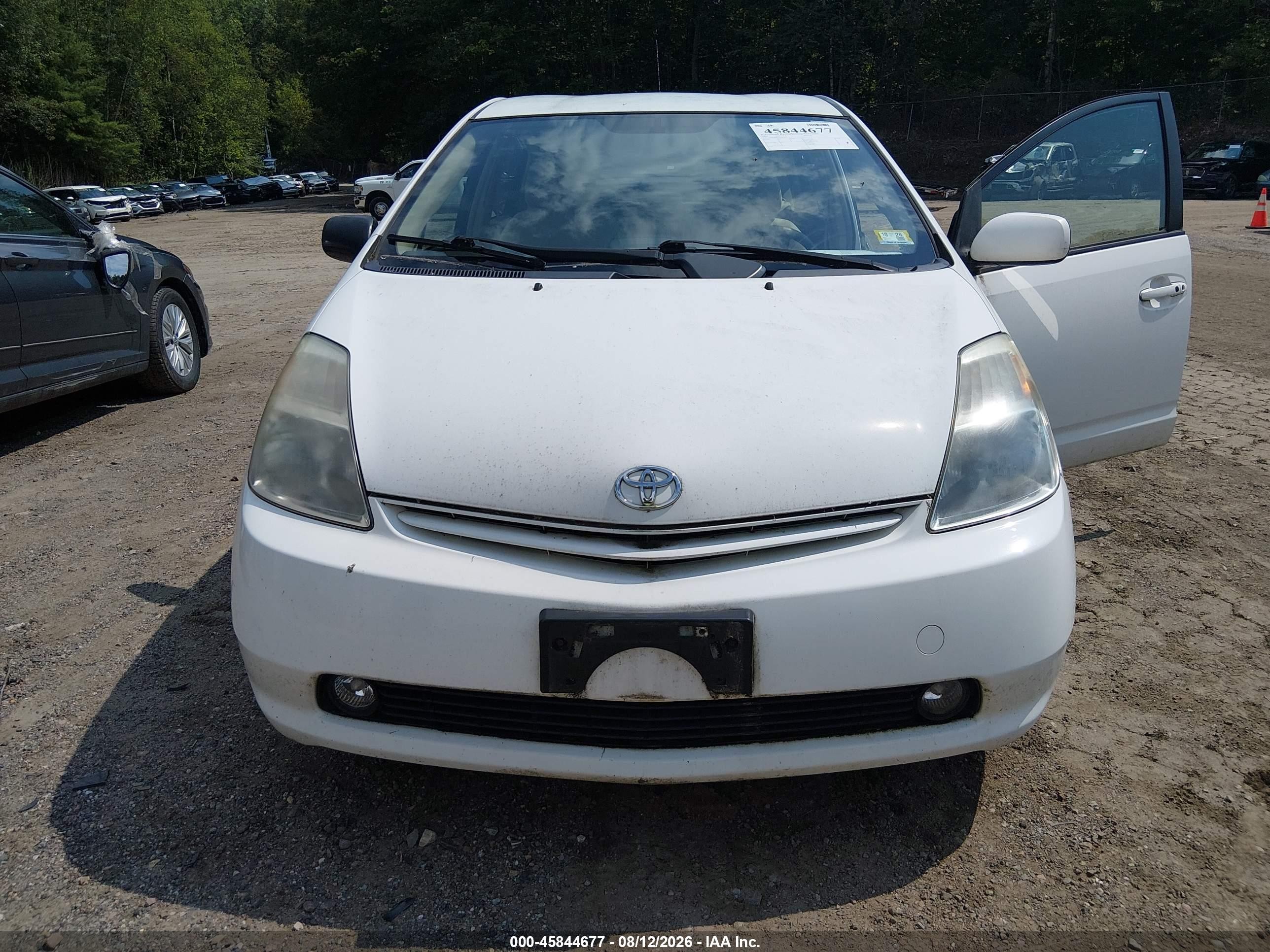 2005 Toyota Prius   White vin: JTDKB20U253023044