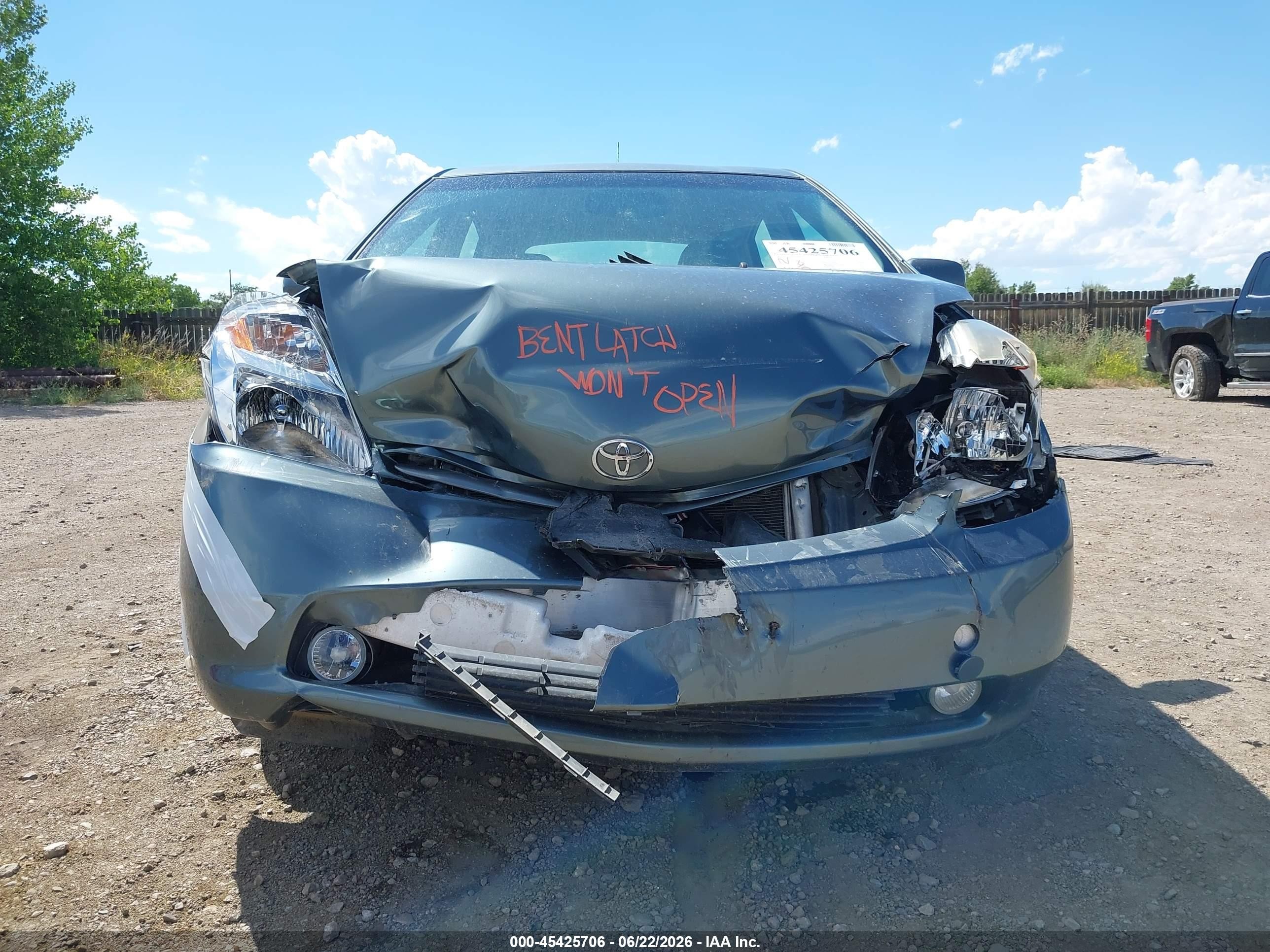 2005 Toyota Prius   Green vin: JTDKB20U253074480