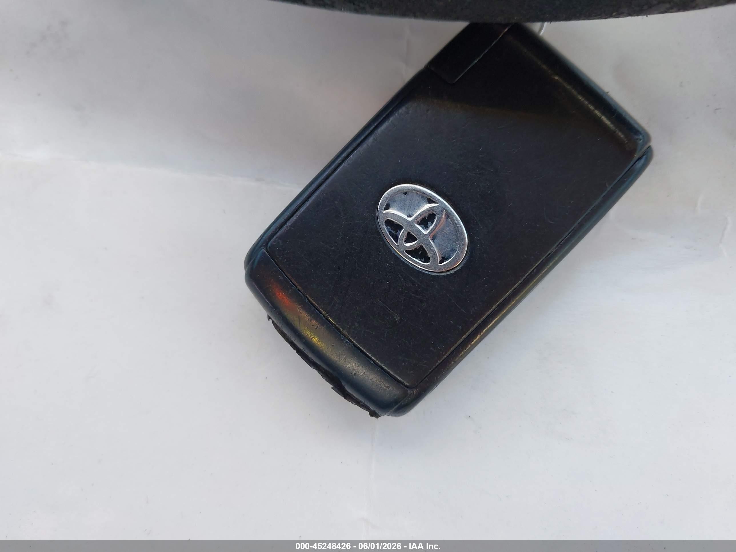2005 Toyota Prius   Blue vin: JTDKB20U253107784