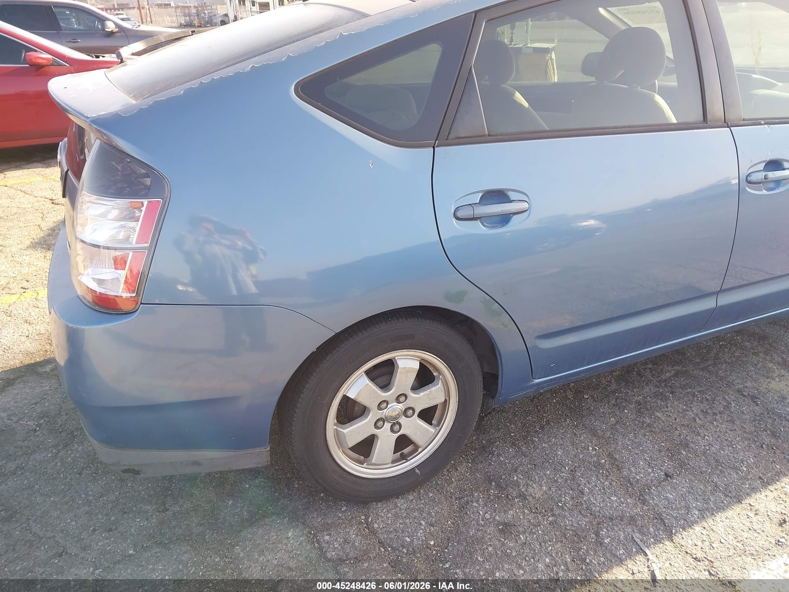 2005 Toyota Prius   Blue vin: JTDKB20U253107784
