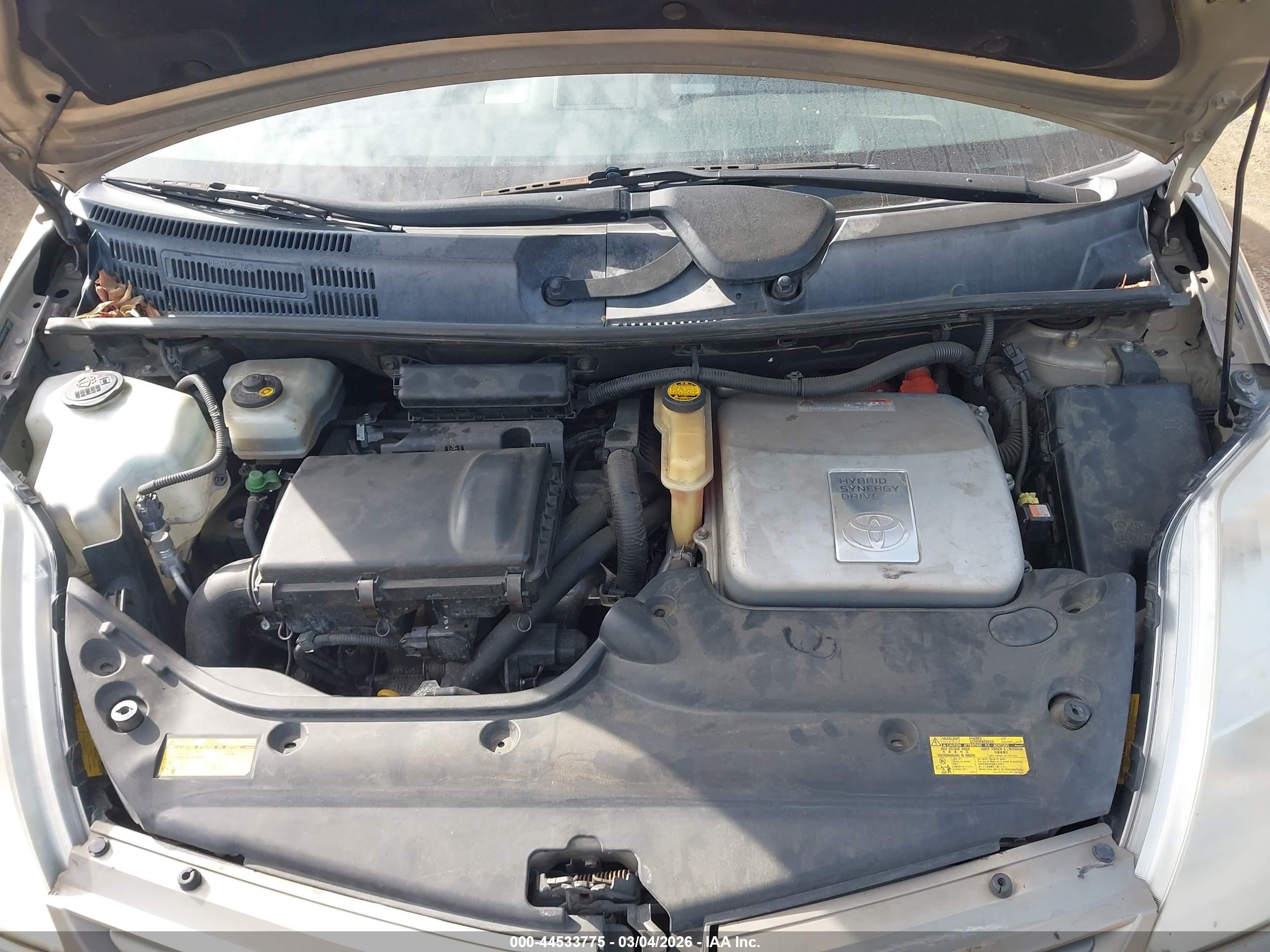 2005 Toyota Prius   Silver vin: JTDKB20U253118882