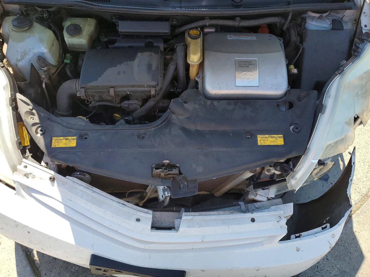 2005 Toyota Prius Base White vin: JTDKB20U253121894