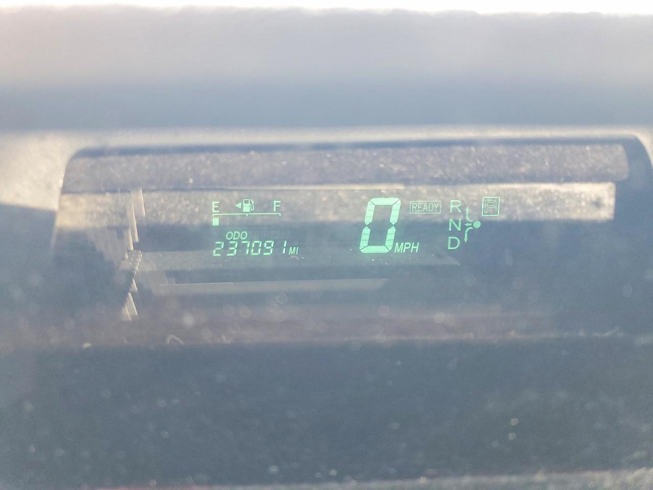 2005 Toyota Prius Base White vin: JTDKB20U253121894