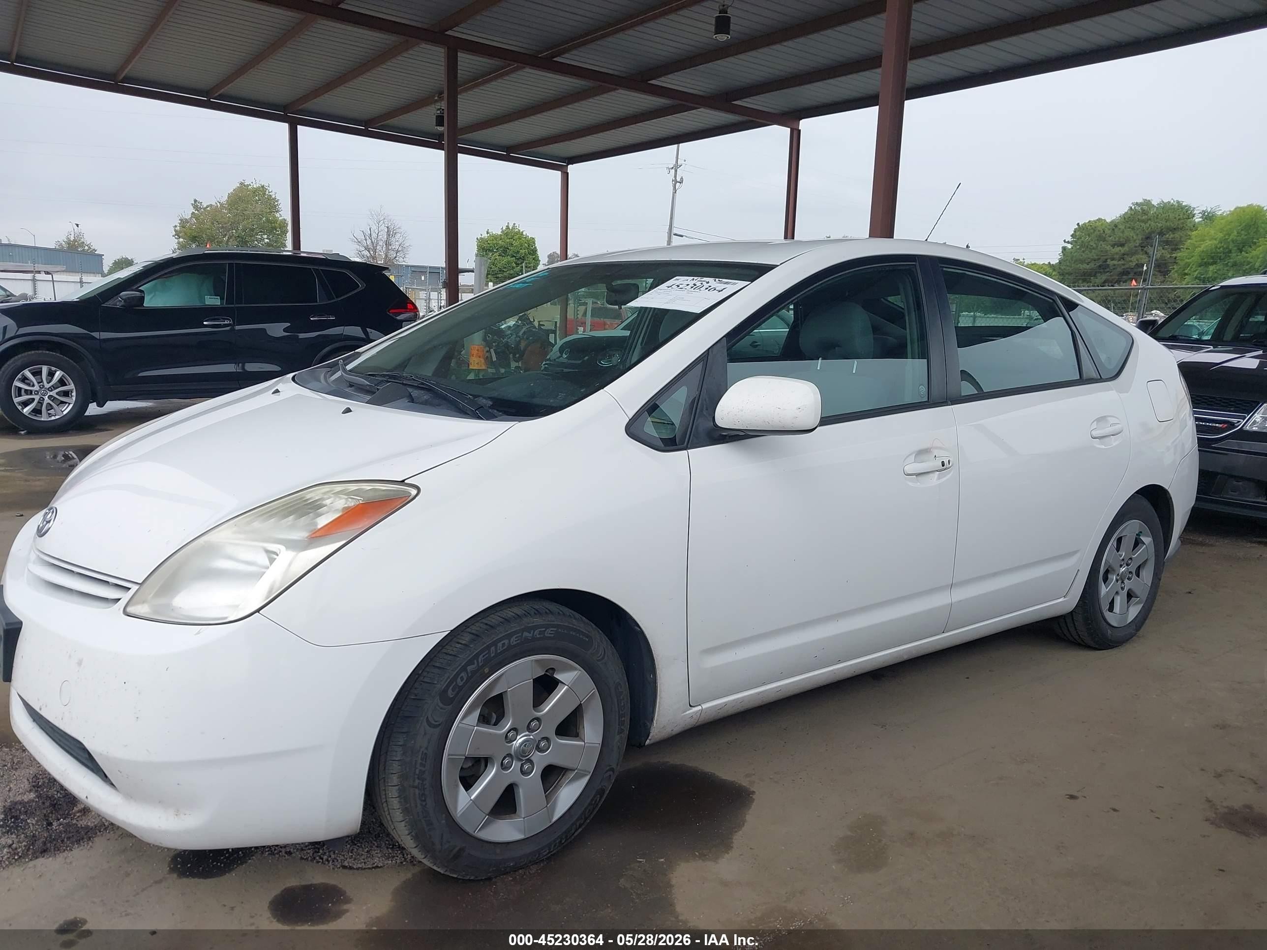 2005 Toyota Prius   White vin: JTDKB20U253121992