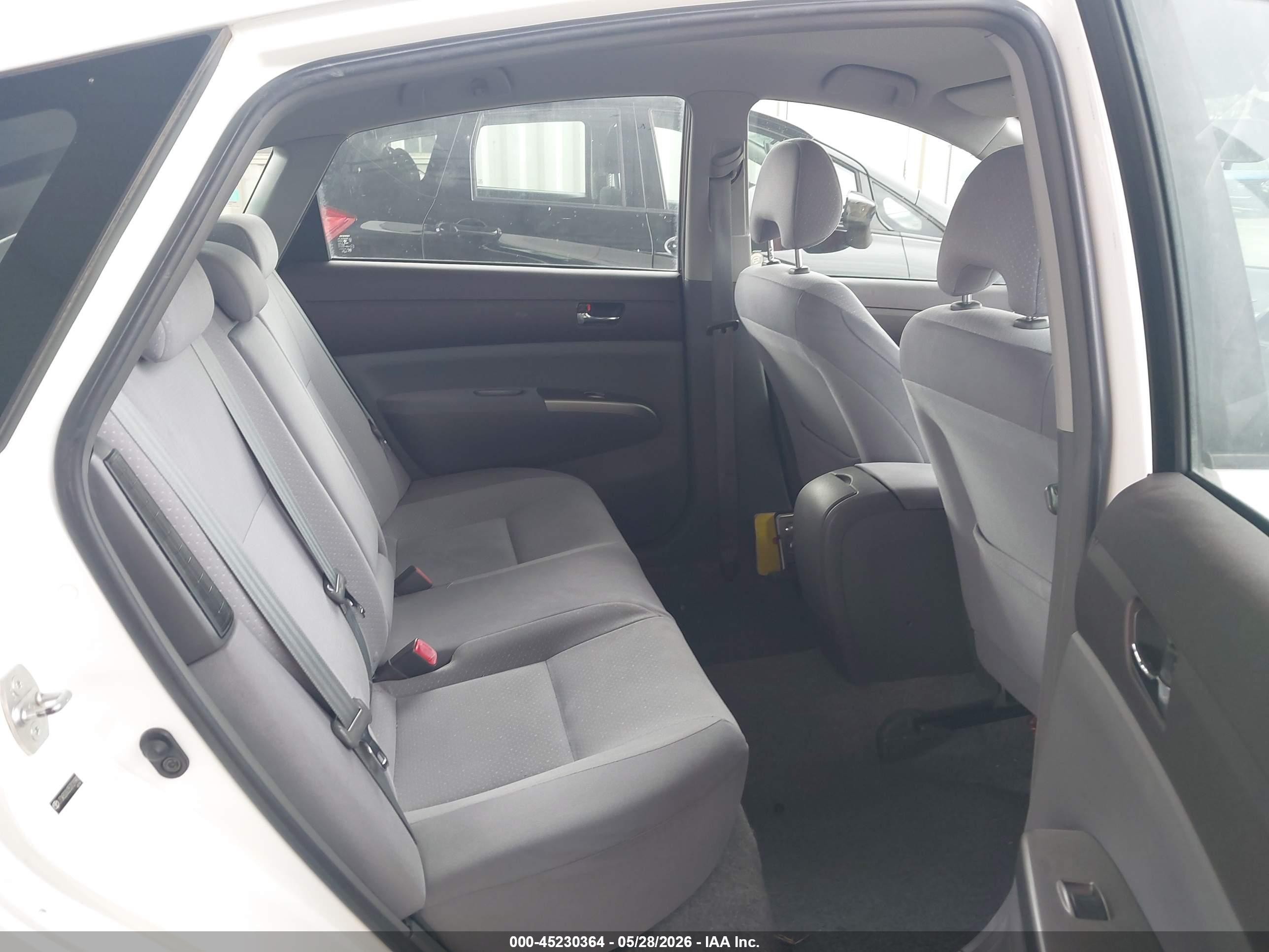 2005 Toyota Prius   White vin: JTDKB20U253121992