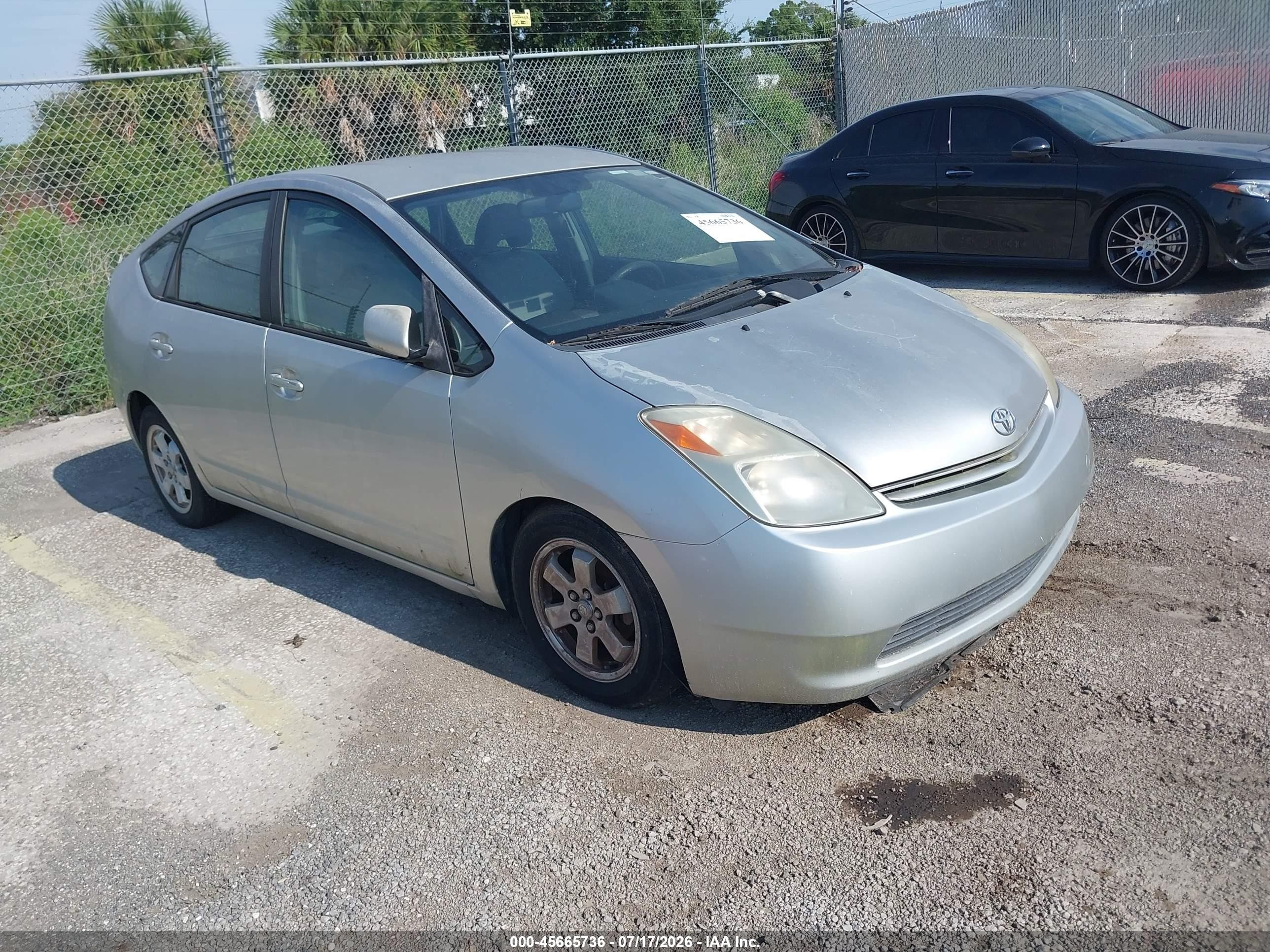 2005 Toyota Prius   Silver vin: JTDKB20U253127775