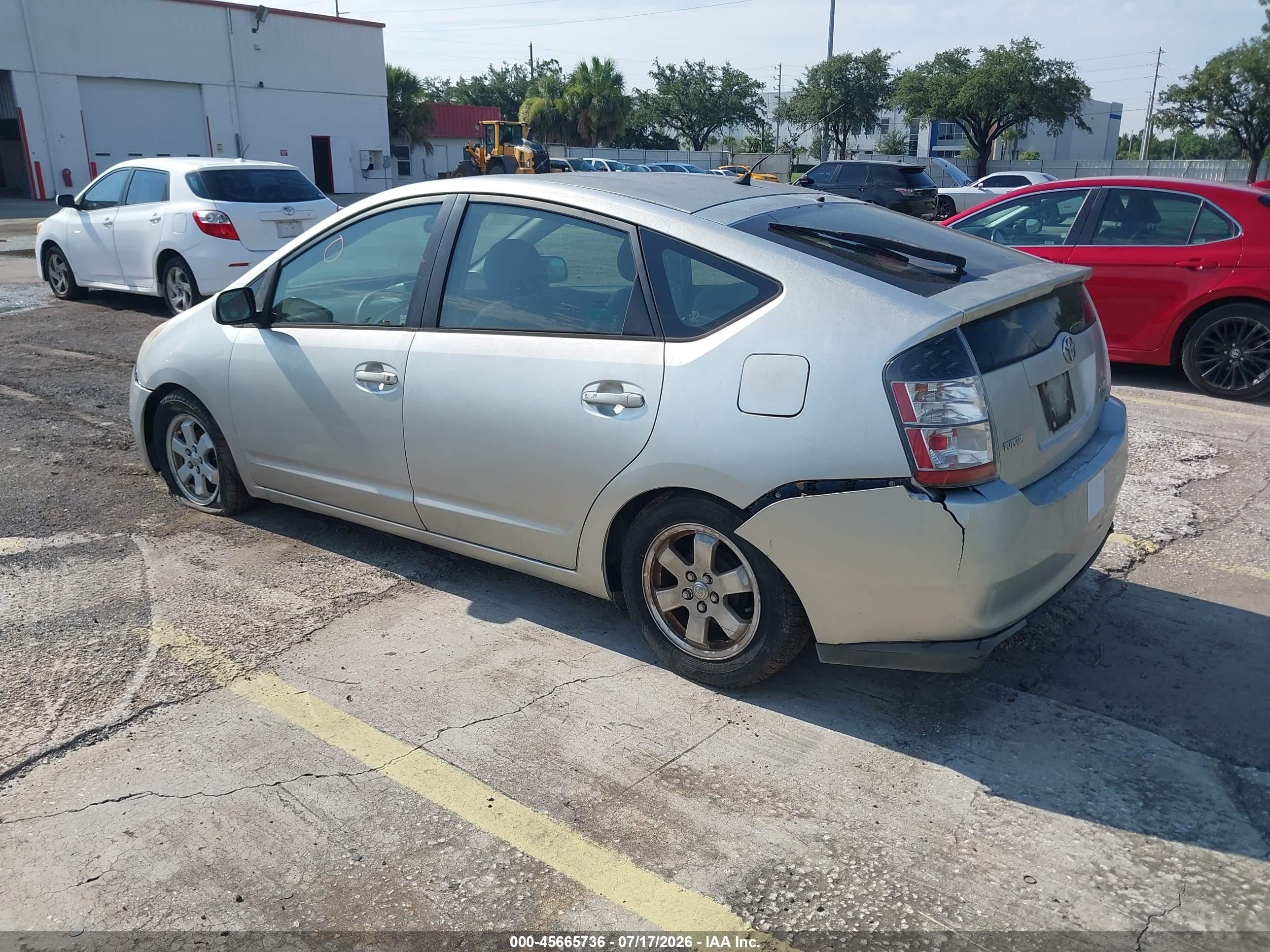 2005 Toyota Prius   Silver vin: JTDKB20U253127775