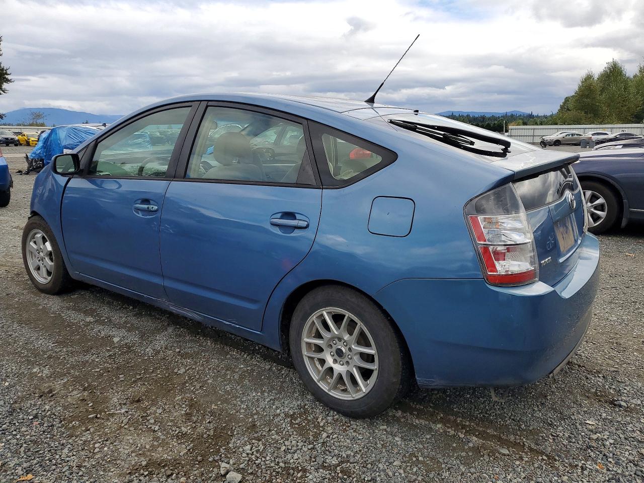 2005 Toyota Prius Base Синий vin: JTDKB20U257046879