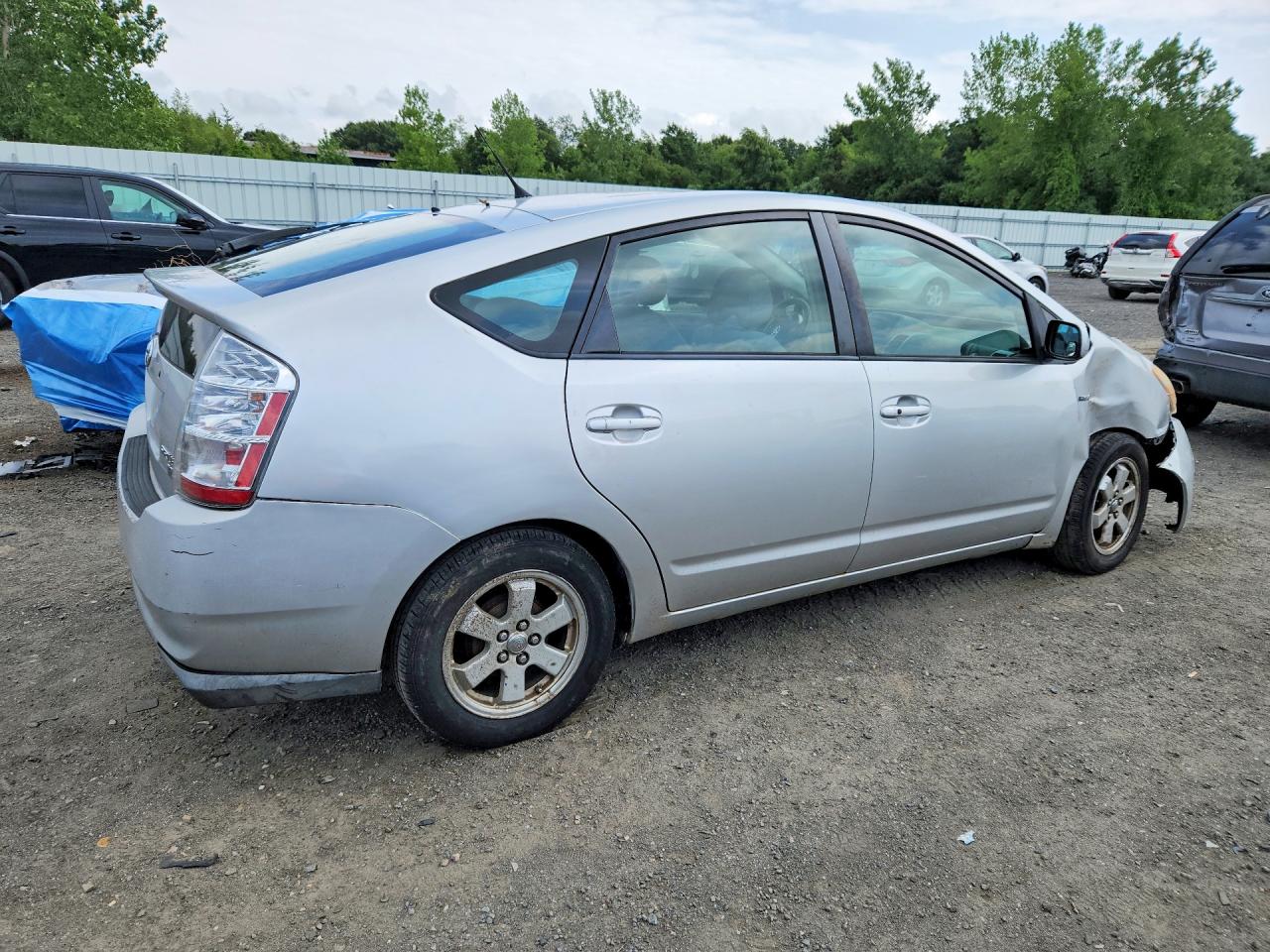 2006 Toyota Prius Base Silver vin: JTDKB20U263160714