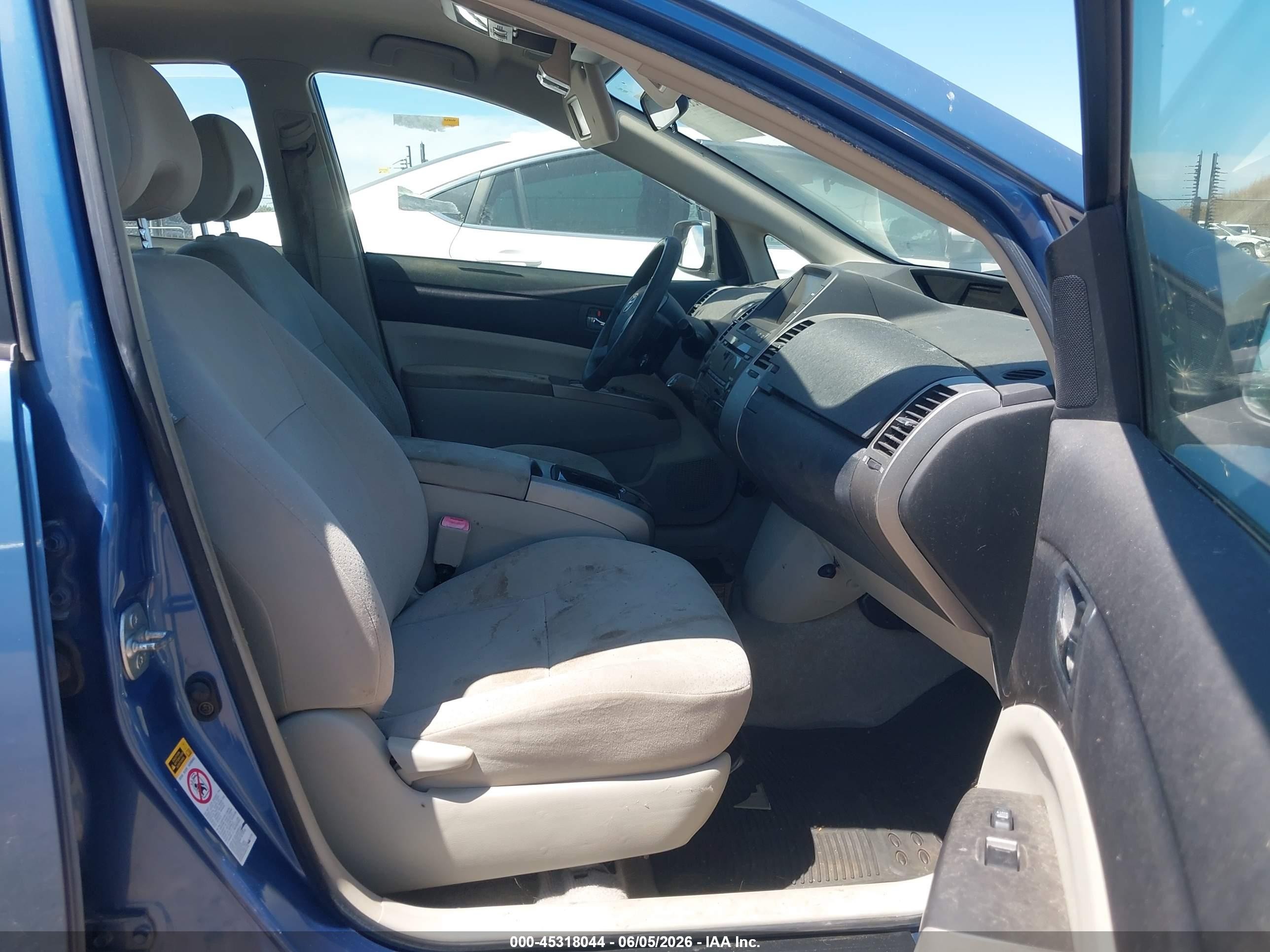 2006 Toyota Prius   Blue vin: JTDKB20U267070634