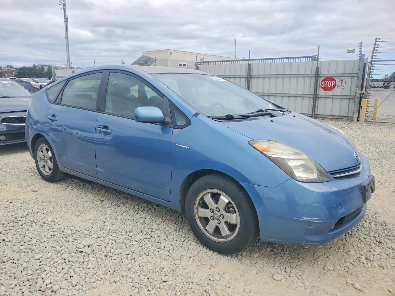 2006 Toyota Prius Base Blue vin: JTDKB20U267076837