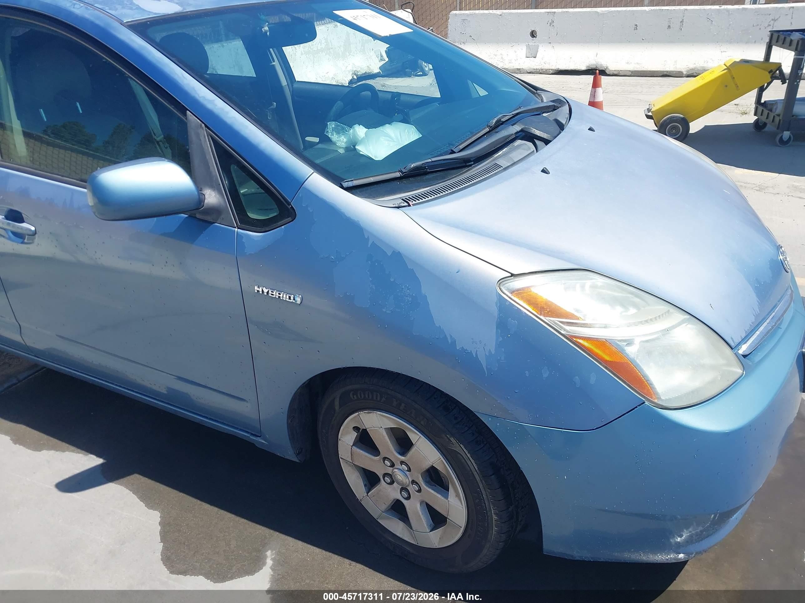 2006 Toyota Prius   Blue vin: JTDKB20U267500128