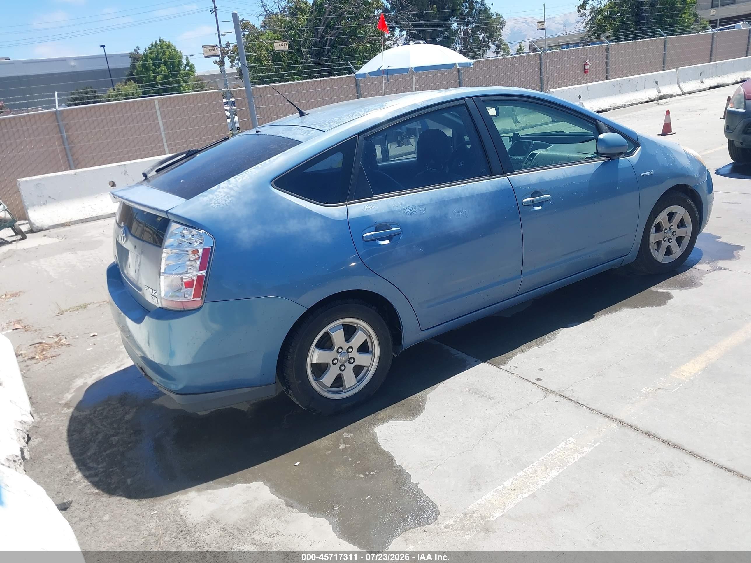2006 Toyota Prius   Blue vin: JTDKB20U267500128