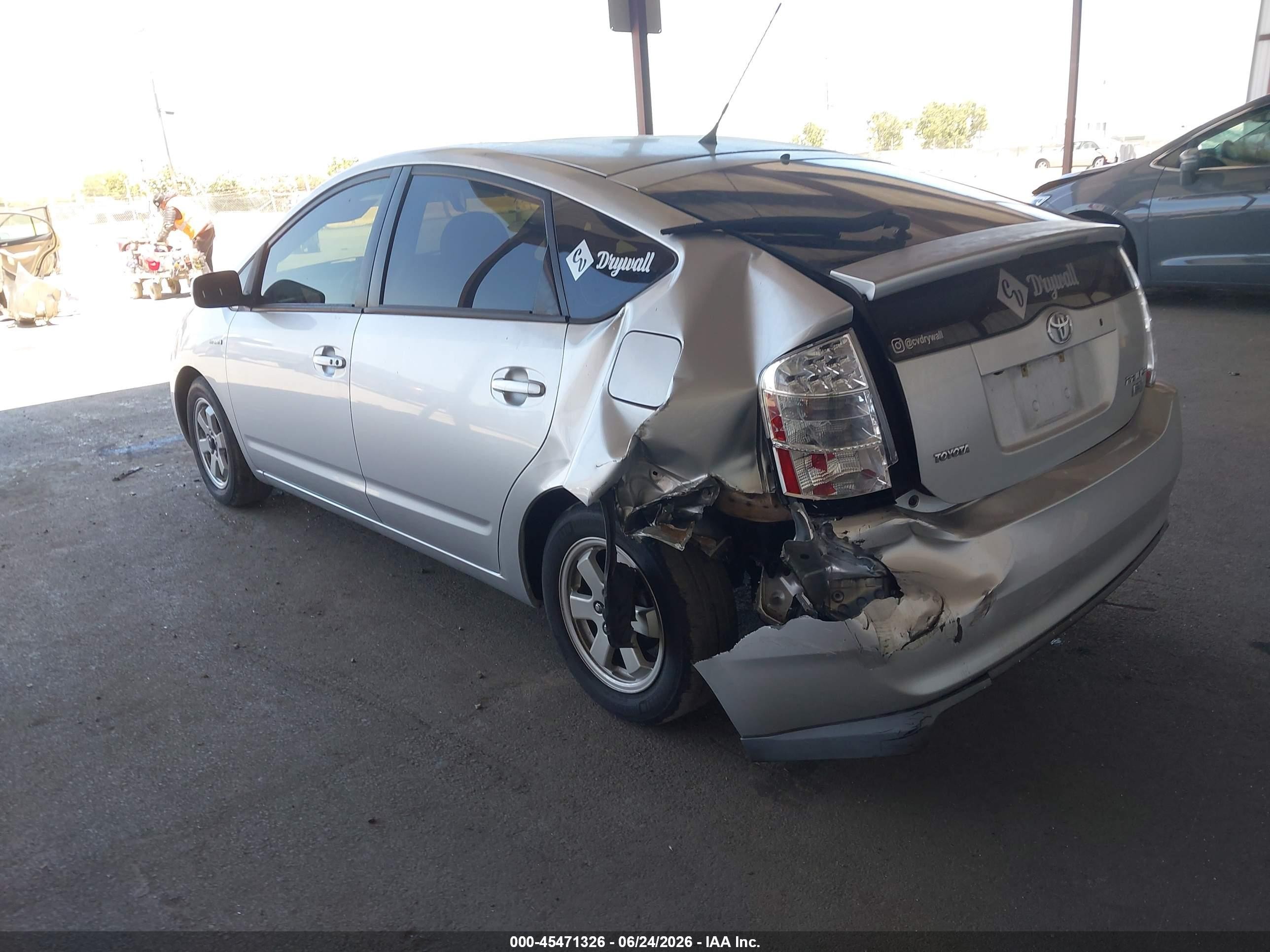 2007 Toyota Prius   Серебряный vin: JTDKB20U273255050