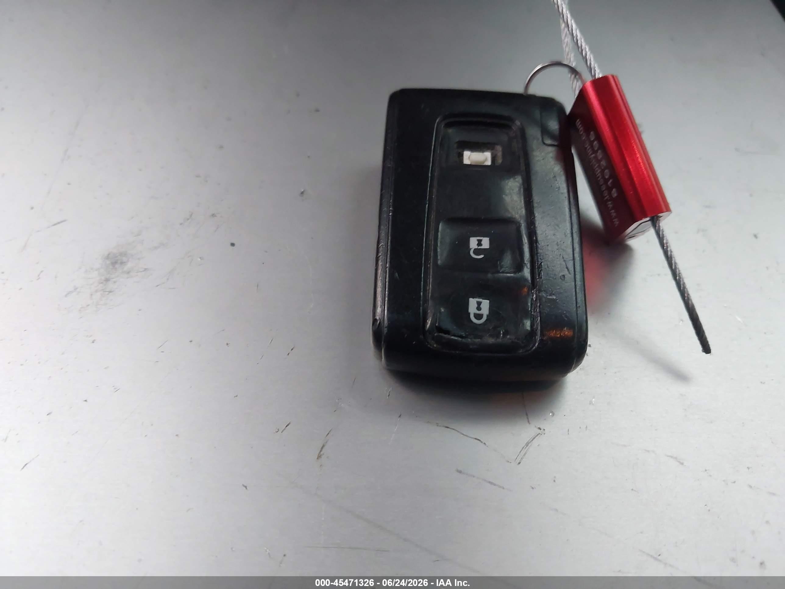 2007 Toyota Prius   Серебряный vin: JTDKB20U273255050