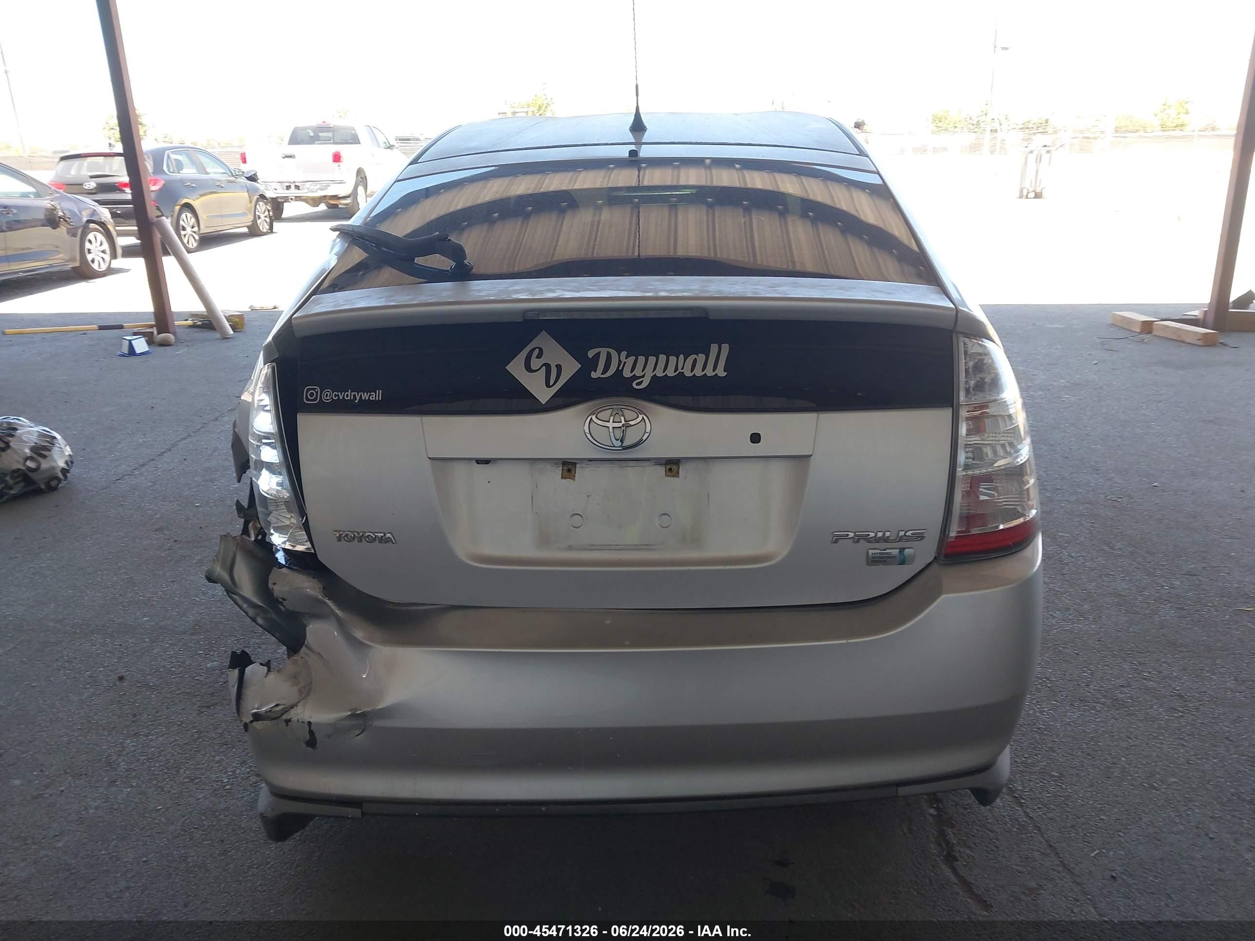 2007 Toyota Prius   Серебряный vin: JTDKB20U273255050