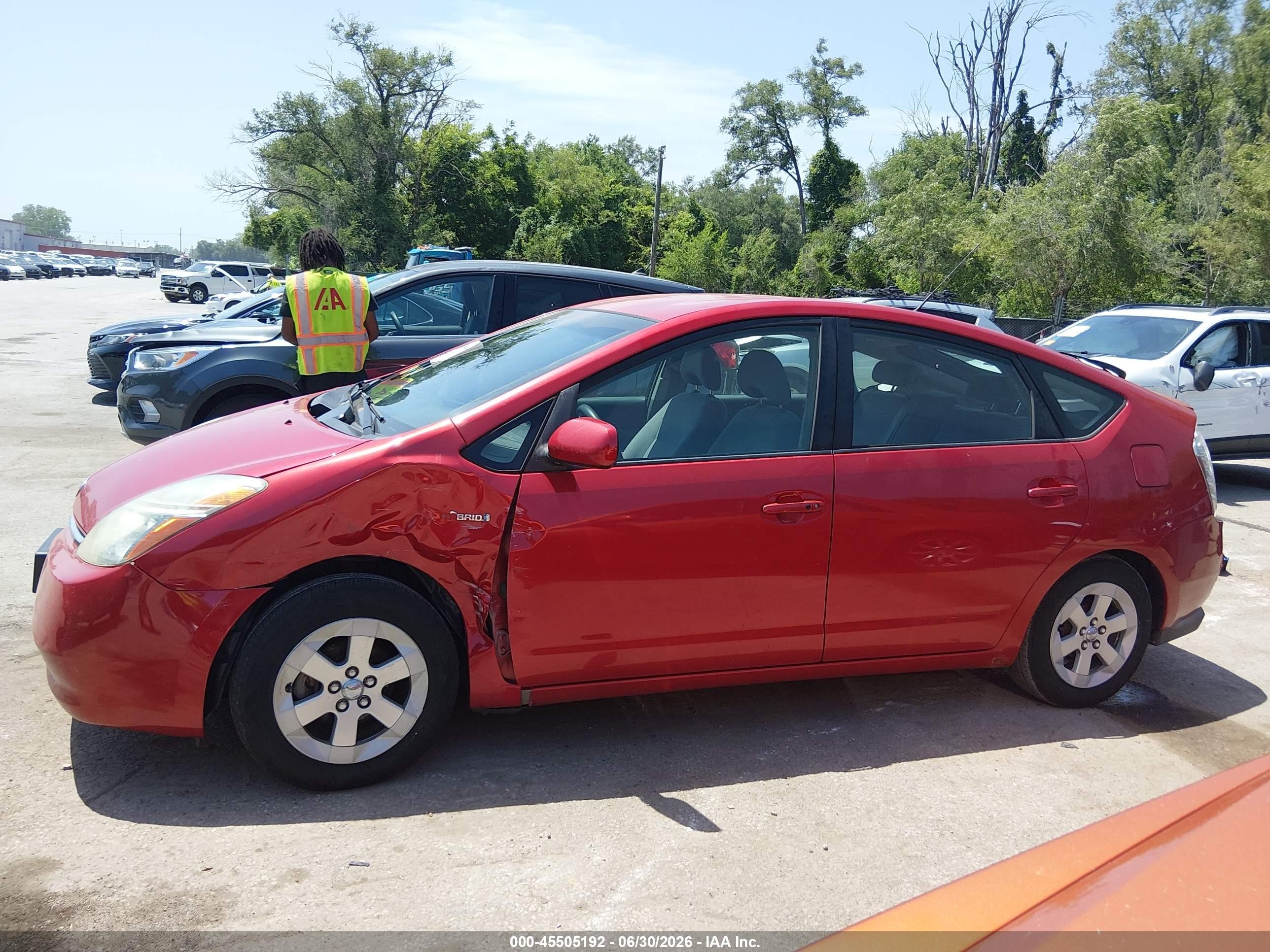 2007 Toyota Prius   Red vin: JTDKB20U273257638