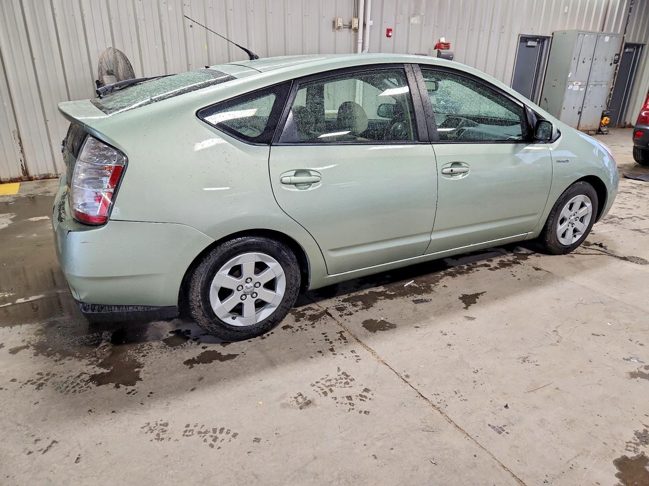 2007 Toyota Prius Base Green vin: JTDKB20U273274925