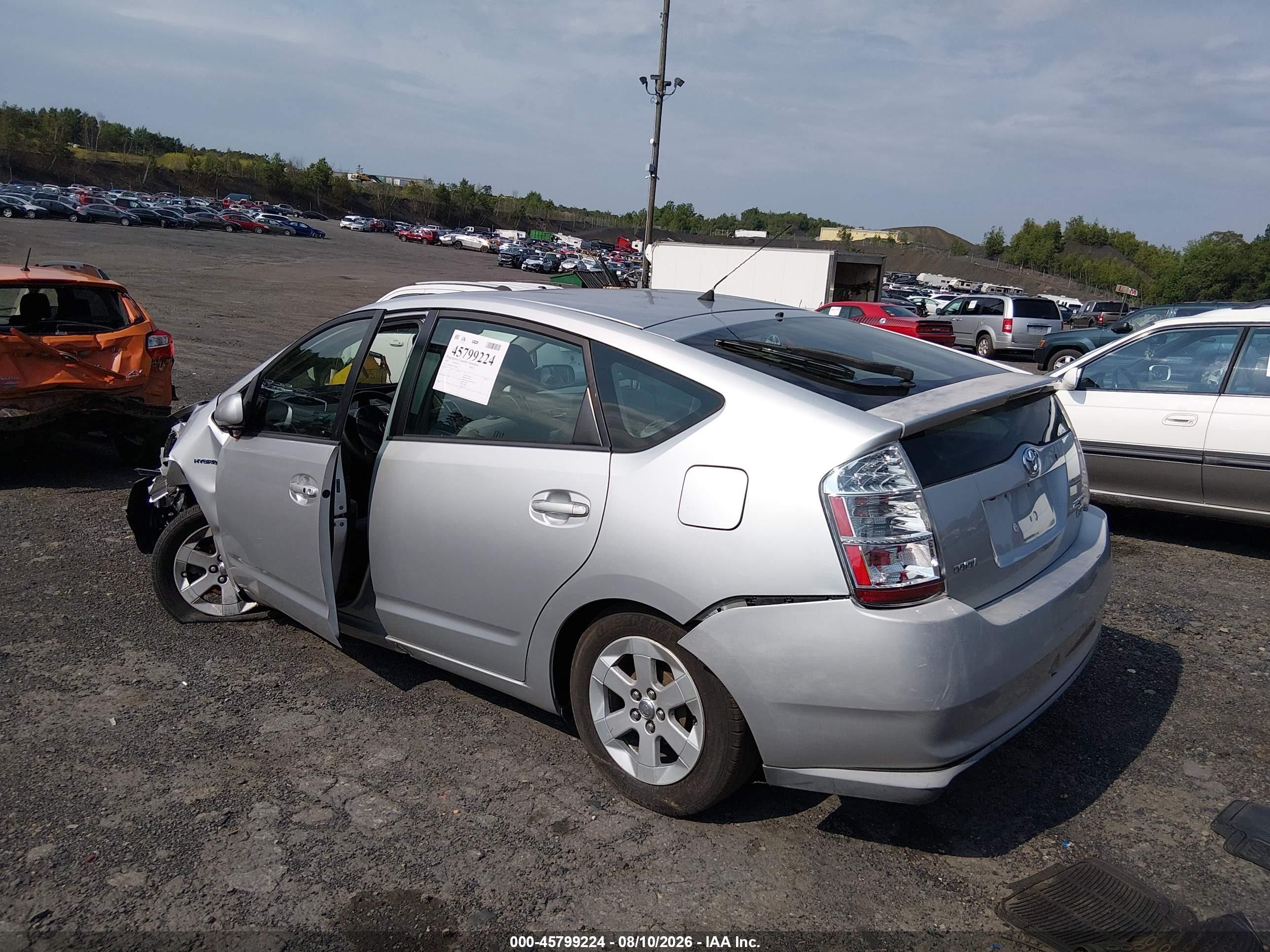 2007 Toyota Prius   Silver vin: JTDKB20U277089847