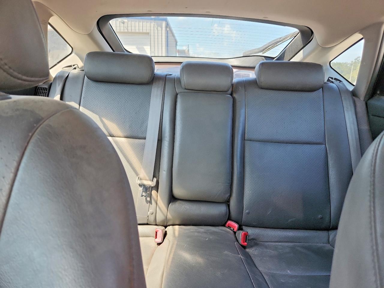 2007 Toyota Prius Base White vin: JTDKB20U277604636