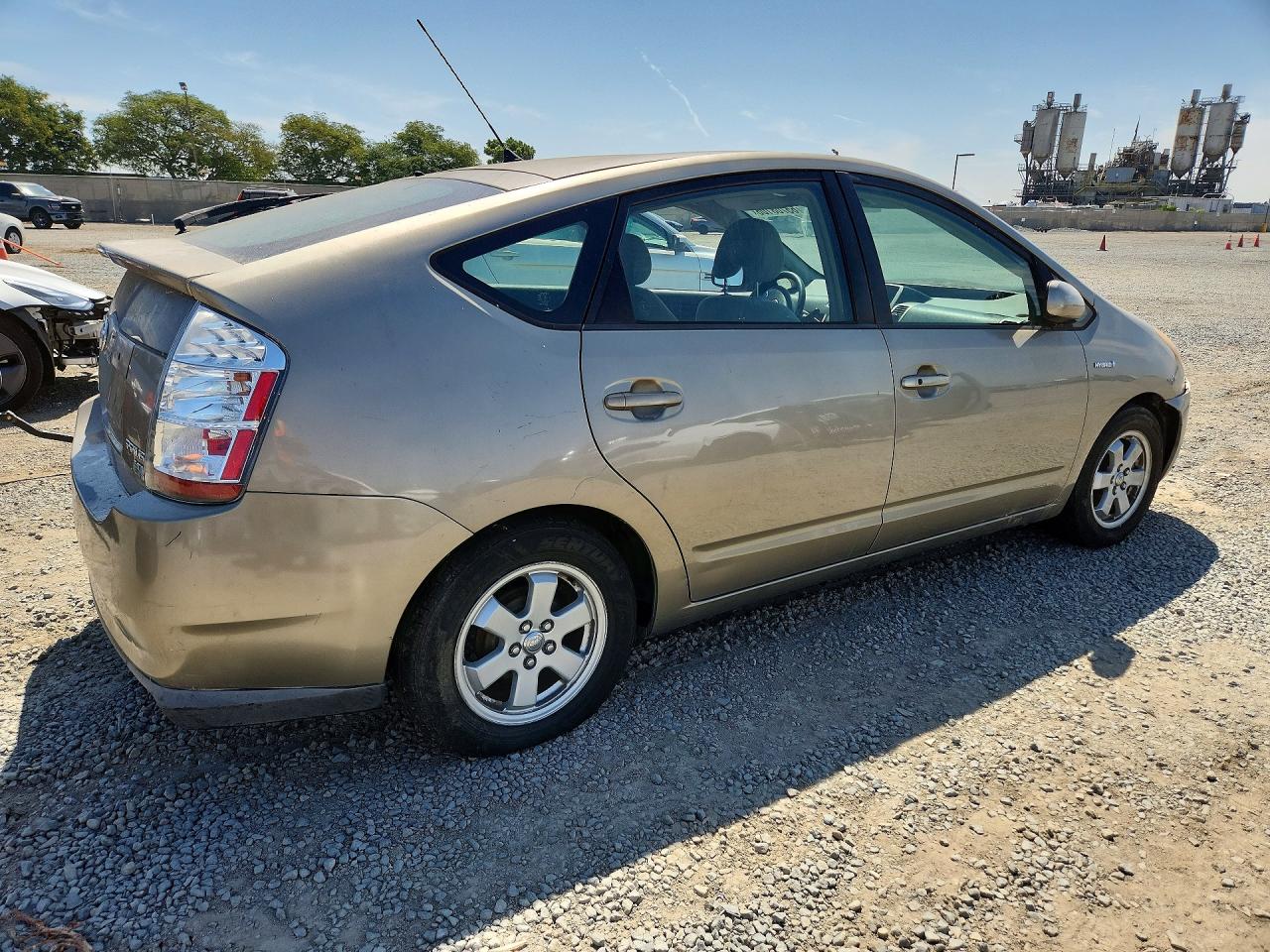 2007 Toyota Prius Base Gold vin: JTDKB20U277614180