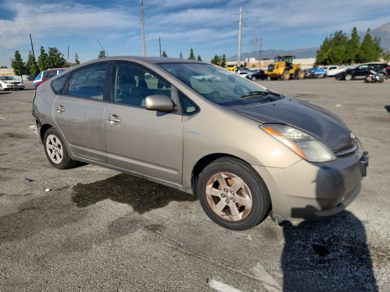 2007 Toyota Prius Gold vin: JTDKB20U277617905