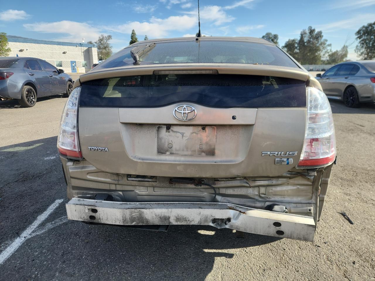 2007 Toyota Prius Gold vin: JTDKB20U277617905