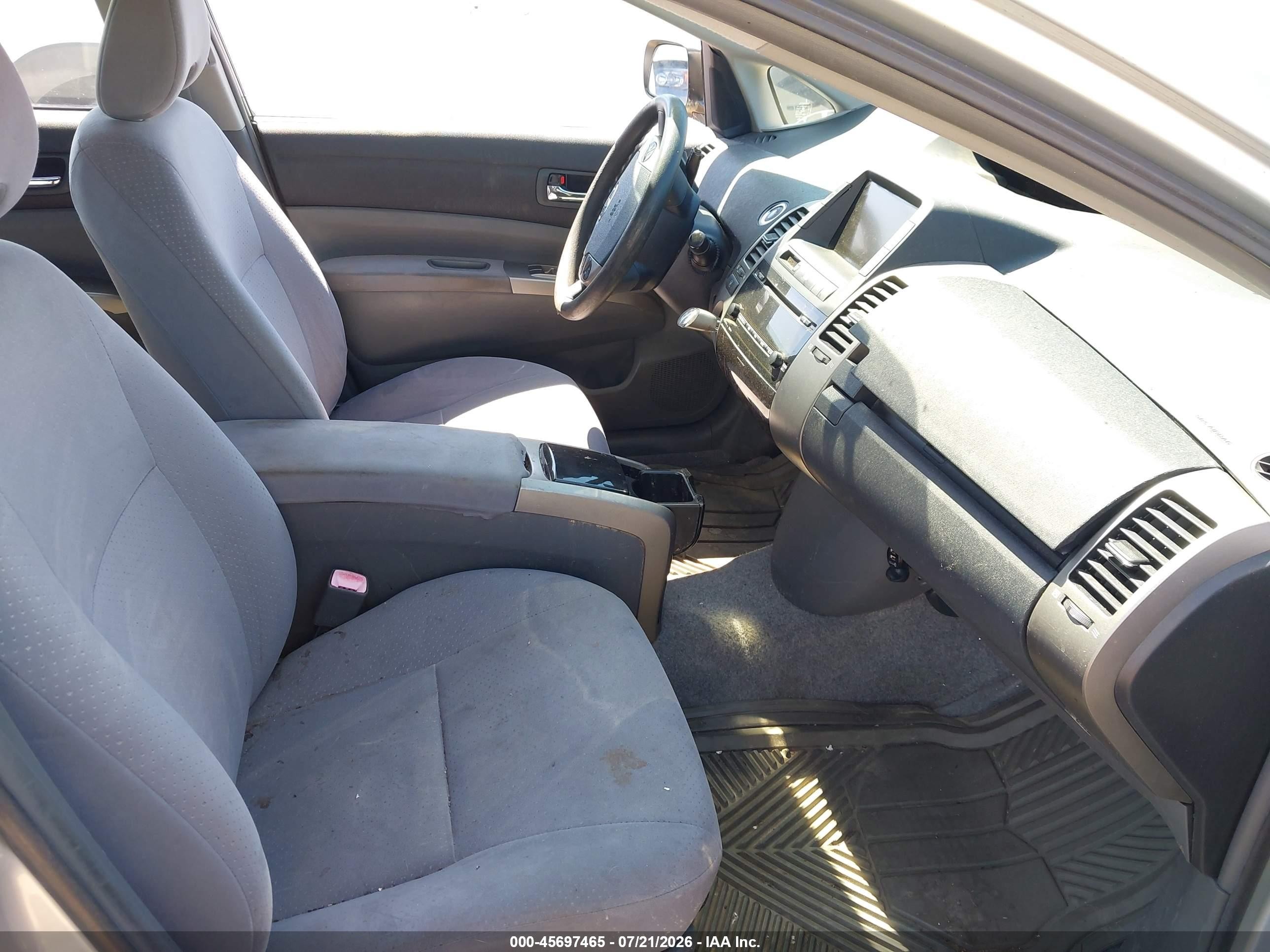 2007 Toyota Prius   Silver vin: JTDKB20U277620240