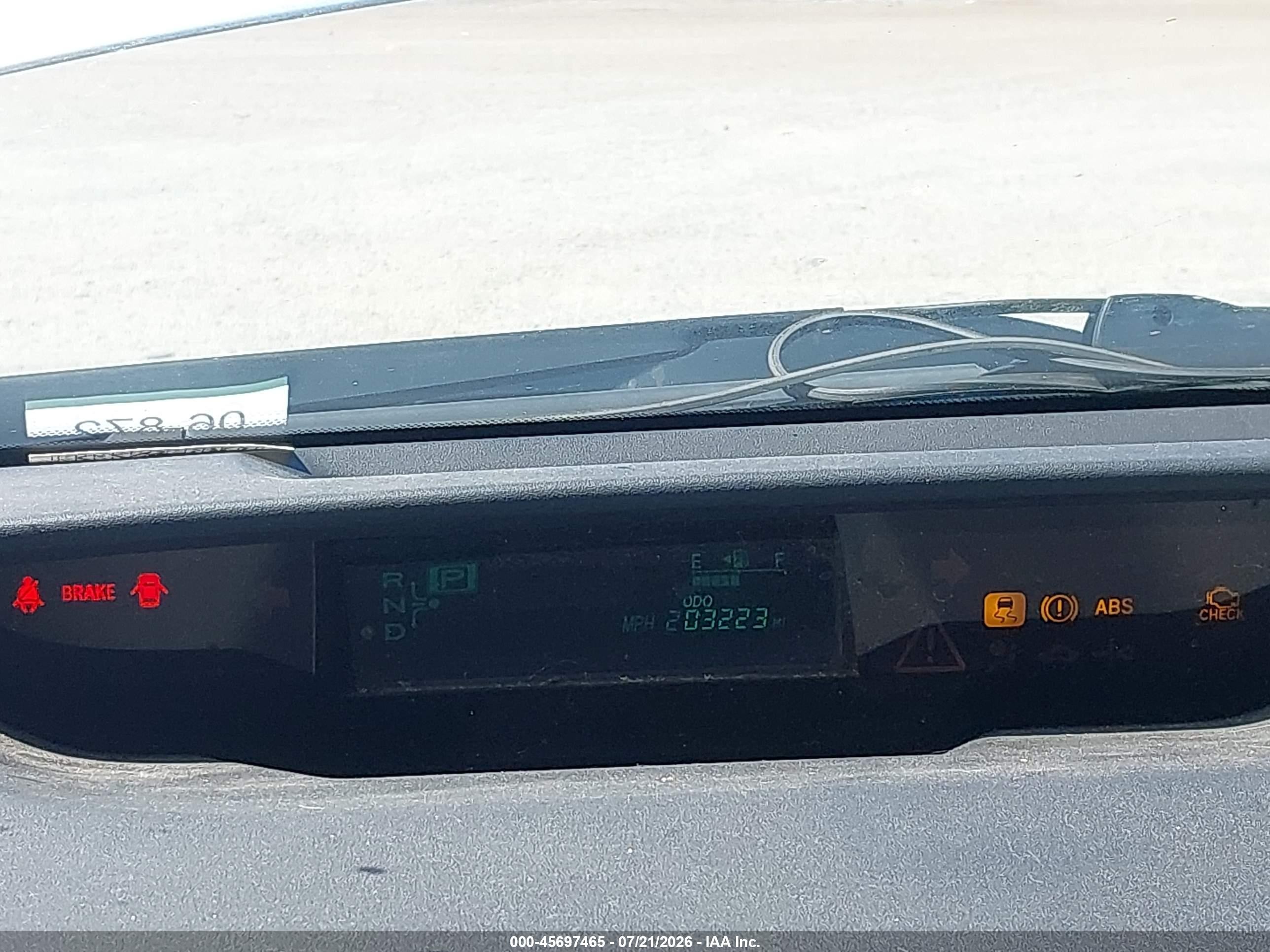 2007 Toyota Prius   Silver vin: JTDKB20U277620240