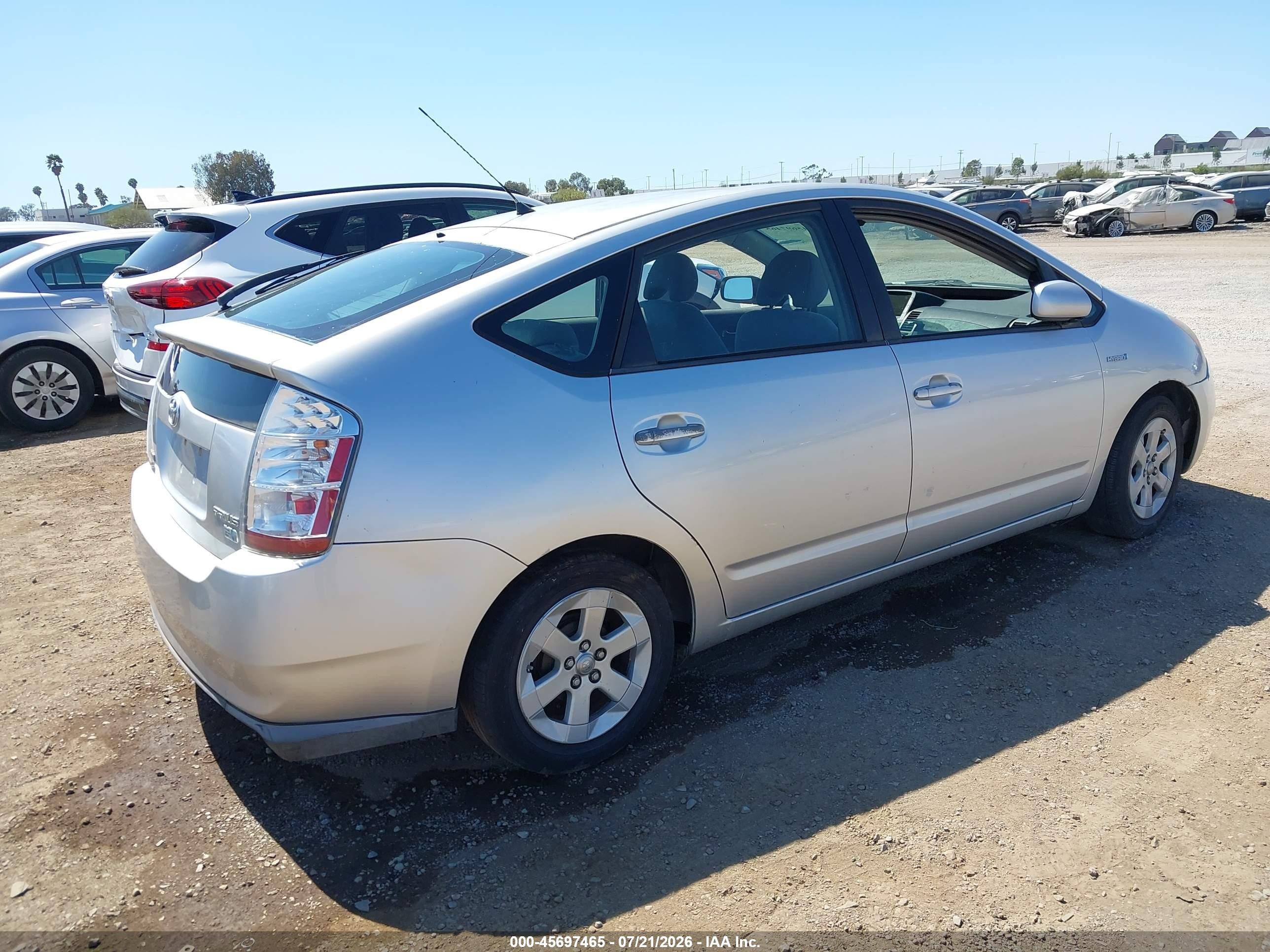 2007 Toyota Prius   Silver vin: JTDKB20U277620240