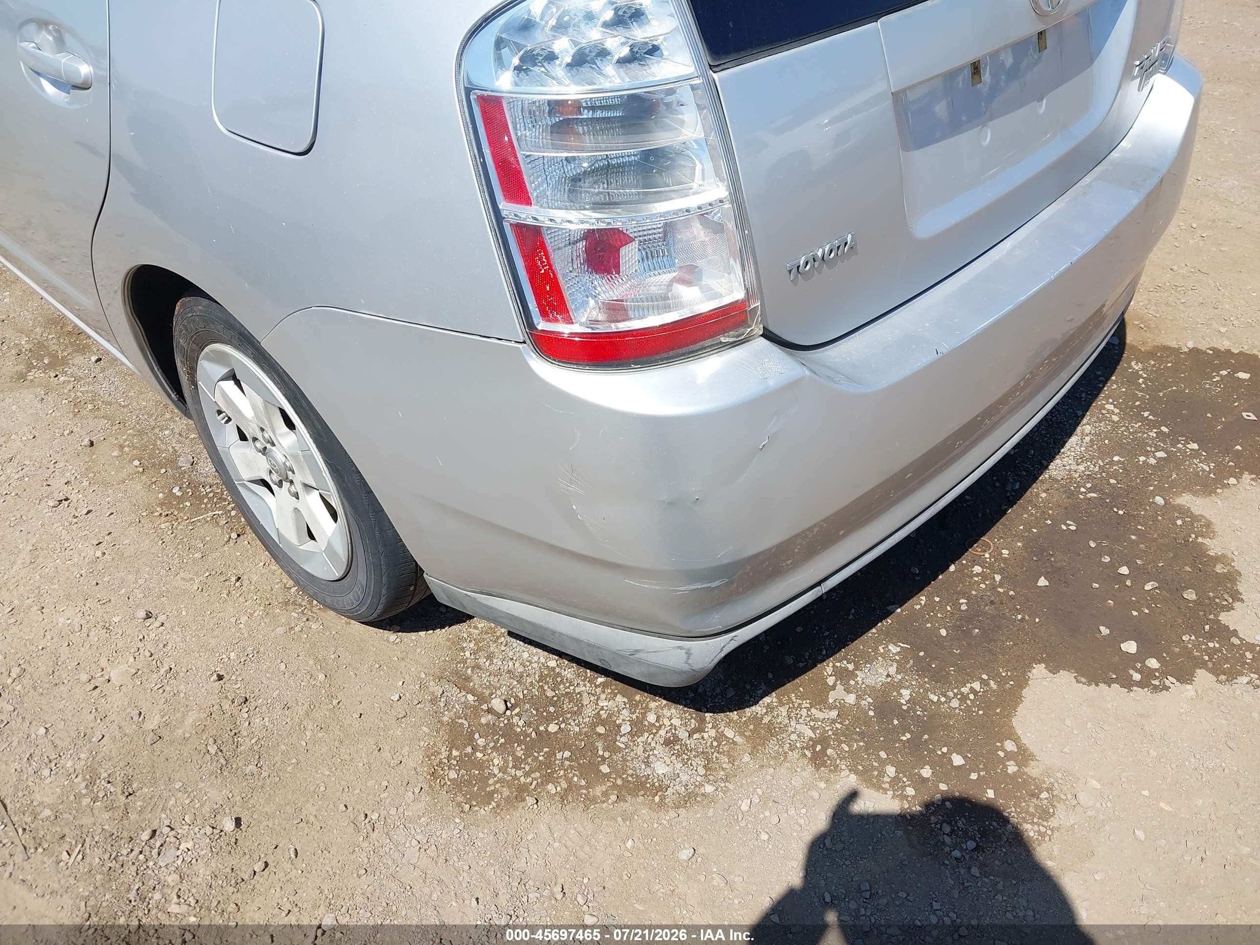 2007 Toyota Prius   Silver vin: JTDKB20U277620240
