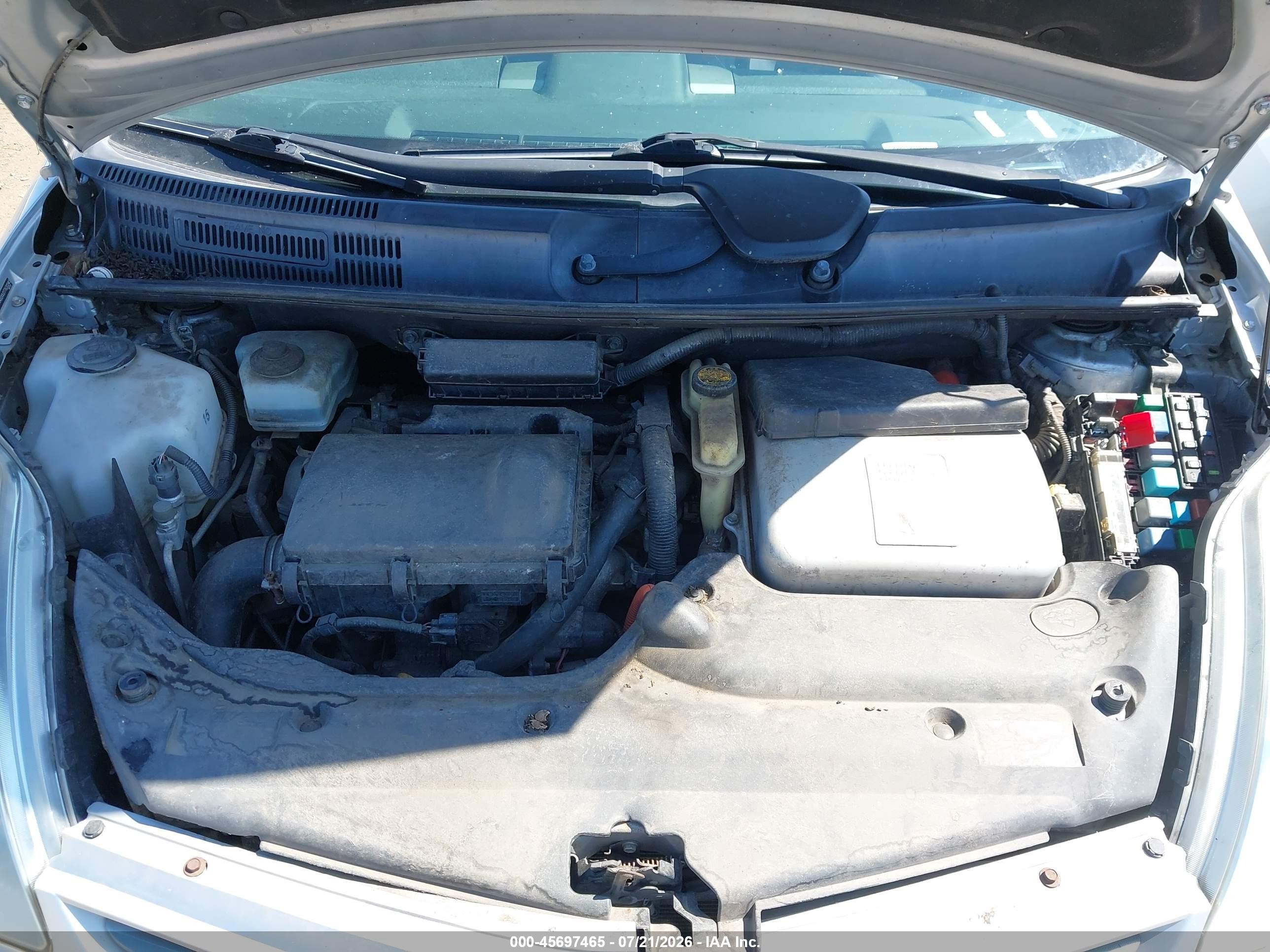 2007 Toyota Prius   Silver vin: JTDKB20U277620240