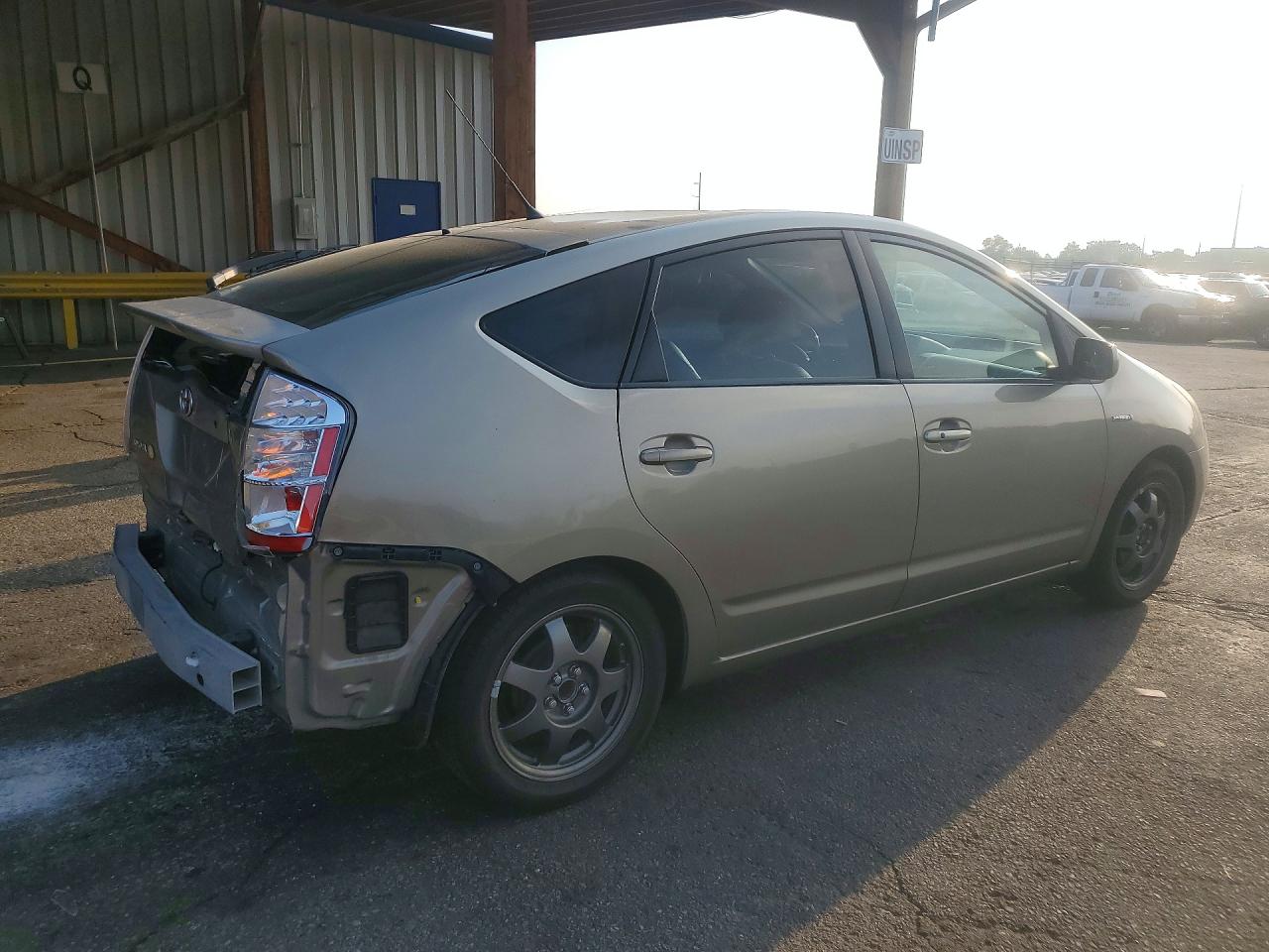 2007 Toyota Prius Touring Gold vin: JTDKB20U277631321