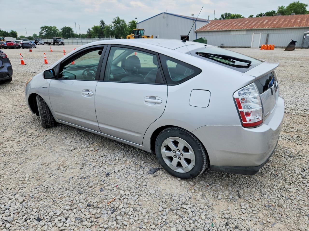 2007 Toyota Prius Base Silver vin: JTDKB20U277633103