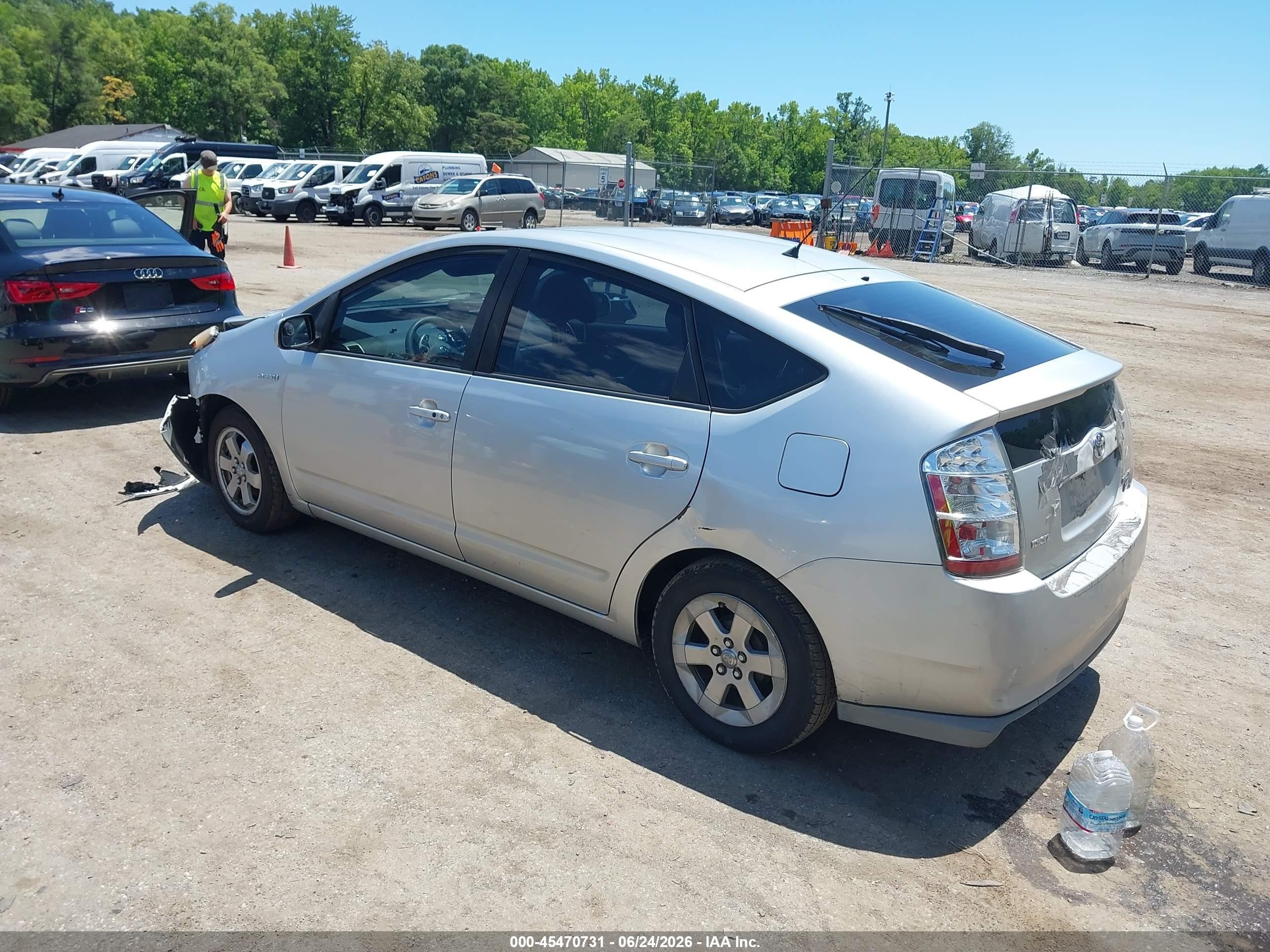 2007 Toyota Prius   Silver vin: JTDKB20U277664853